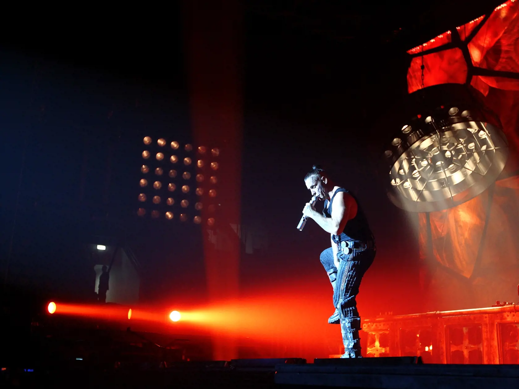 Koncert skupiny Rammstein v Bratislave. Zimny stadion Ondreja Nepelu.
Lider skupiny - Till Lindemann