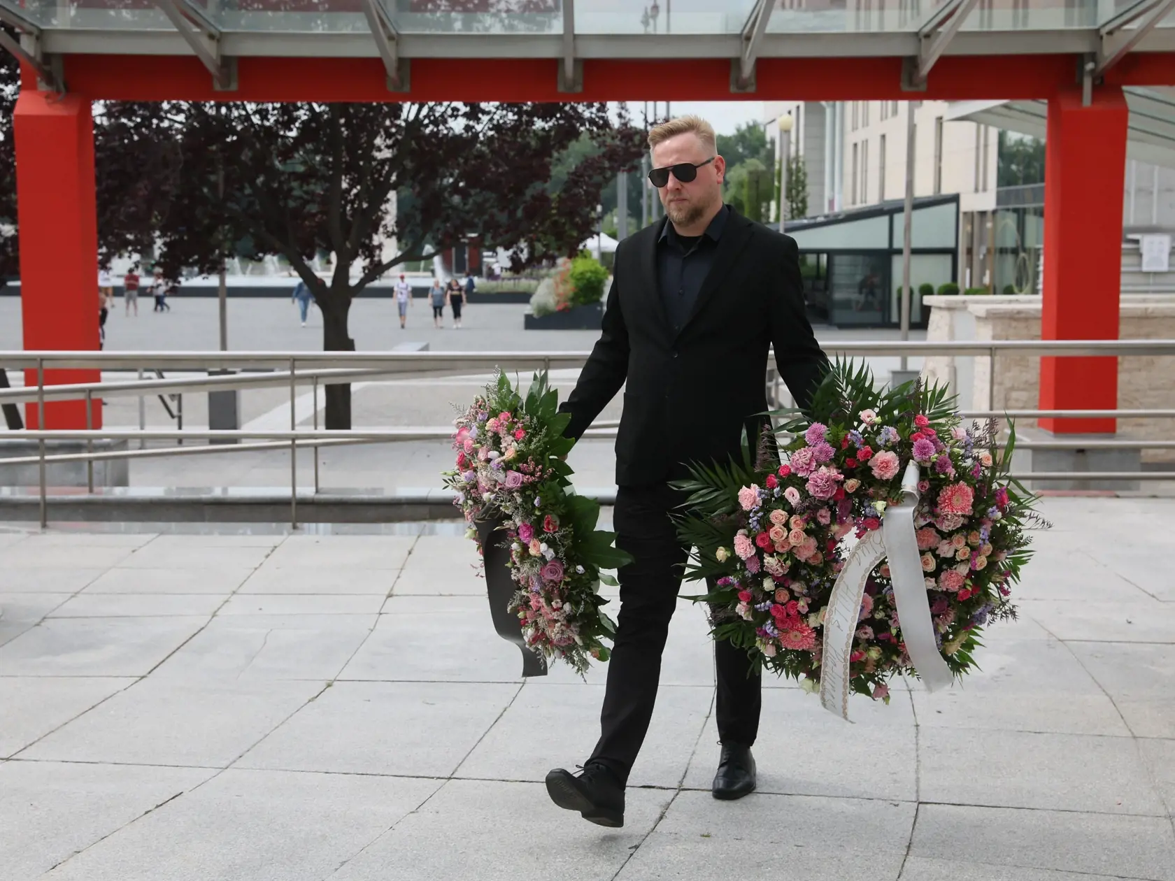 Posledná rozlúčka s Danom Heribanom († 43) v SND.