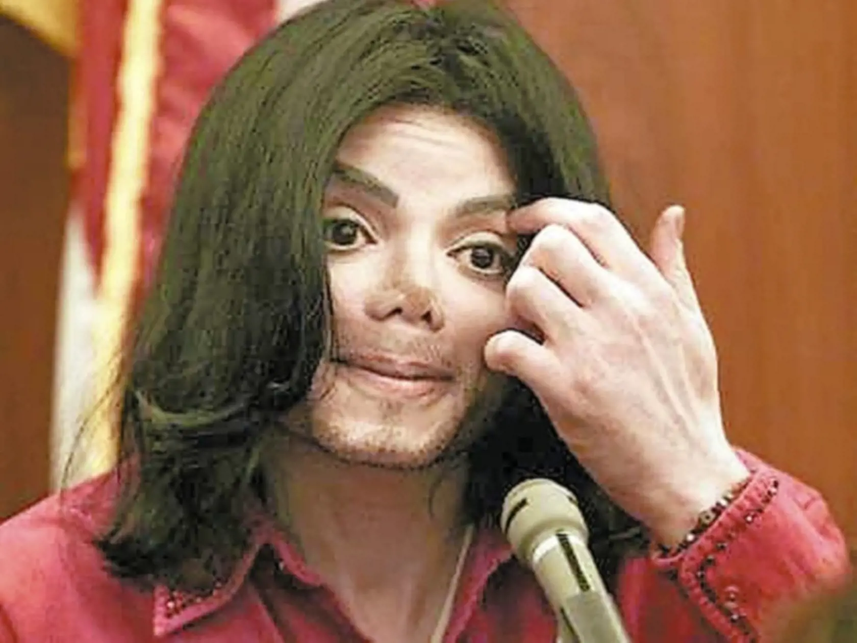 Michael Jackson bol pred bielením tváre a plastikami pekný muž.