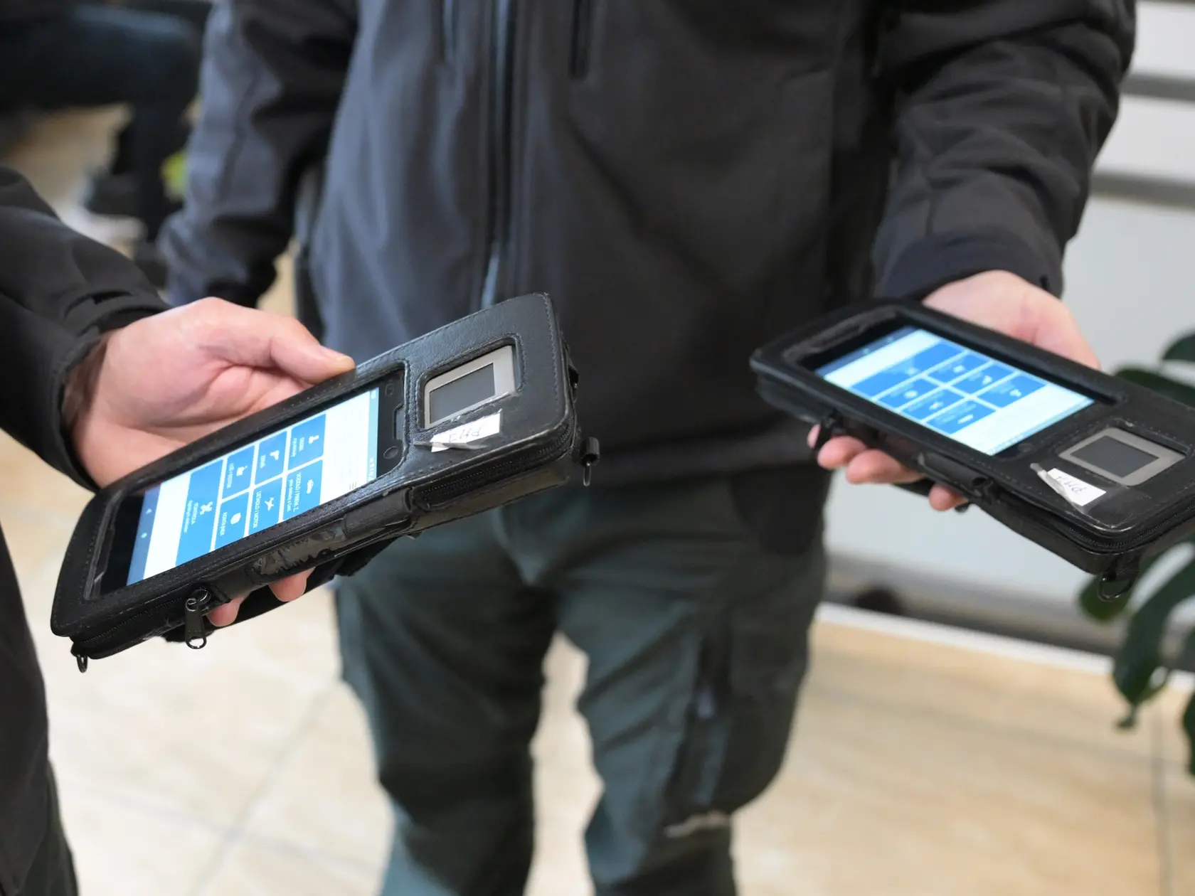 Na snímke spustenie do prevádzky mobilných aplikácií eDoklady a eIdentita v Košiciach 15. apríla 2025. V prvej fáze budú slúžiť ako elektronická verzia občianskych a vodičských preukazov, na mobilné prihlasovanie sa do portálu slovensko.sk či na overenie identity na vybraných poštách. Na utorkovej tlačovej konferencii v Košiciach o tom informoval minister vnútra Matúš Šutaj Eštok (Hlas-SD) s tým, že neskôr by mohli byť aj nástrojom komunikácie občana so súkromným sektorom. FOTO TASR – František Iván
