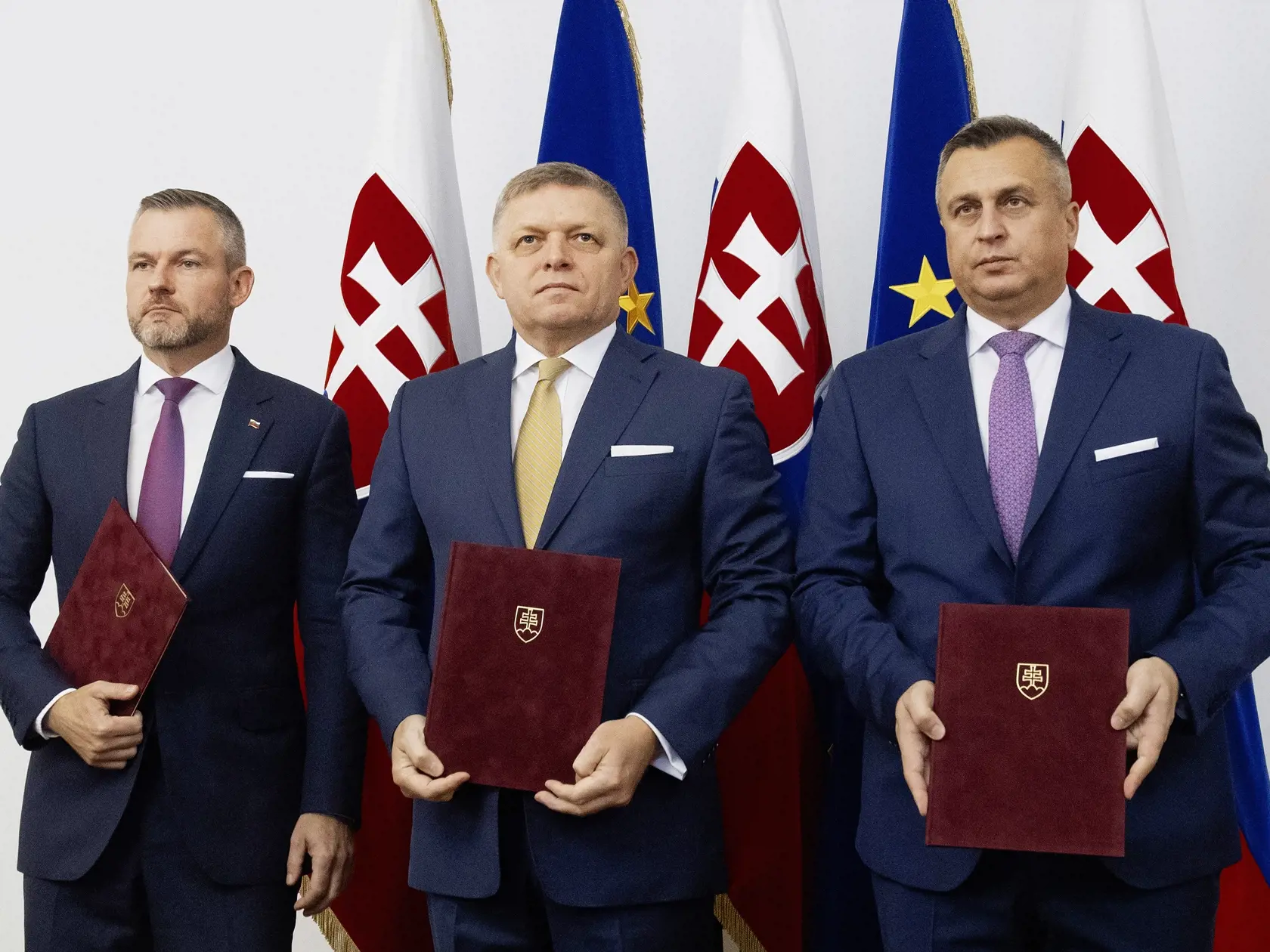 Koaličná zmluva sa podpisovala 16.10.2023. Bude sa teraz otvárať?