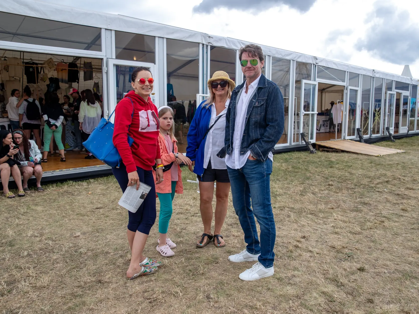 Dorota Nvotová s priateľom, jeho dcérou a mamou Annou Šiškovou na festivale Pohoda