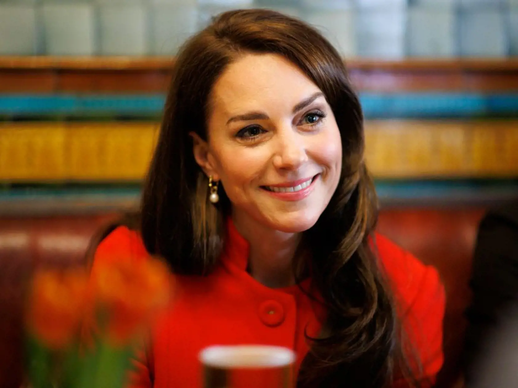 Málokto z britskej kráľovskej rodiny sa teší takej popularite medzi ľuďmi ako princezná Kate (41) a princ William (40). Dôvodom je pravdepodobne ich postoj k bežným ľuďom. Hoci patria k popredným členom britskej monarchie, pravidelne ukazujú, že bežný život im nie je cudzí a na stretnutia s verejnosťou sa vždy tešia.