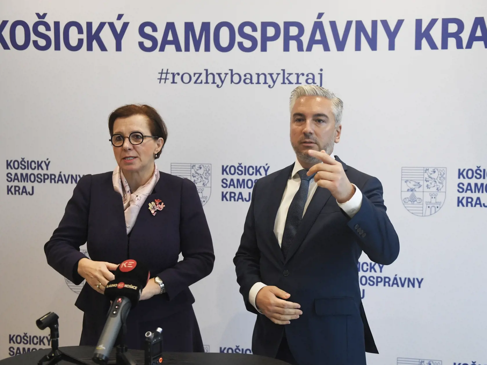 So štátnou tajomníčkou Ministerstva zahraničných vecí a európskych záležitostí Ingrid Brockovou.