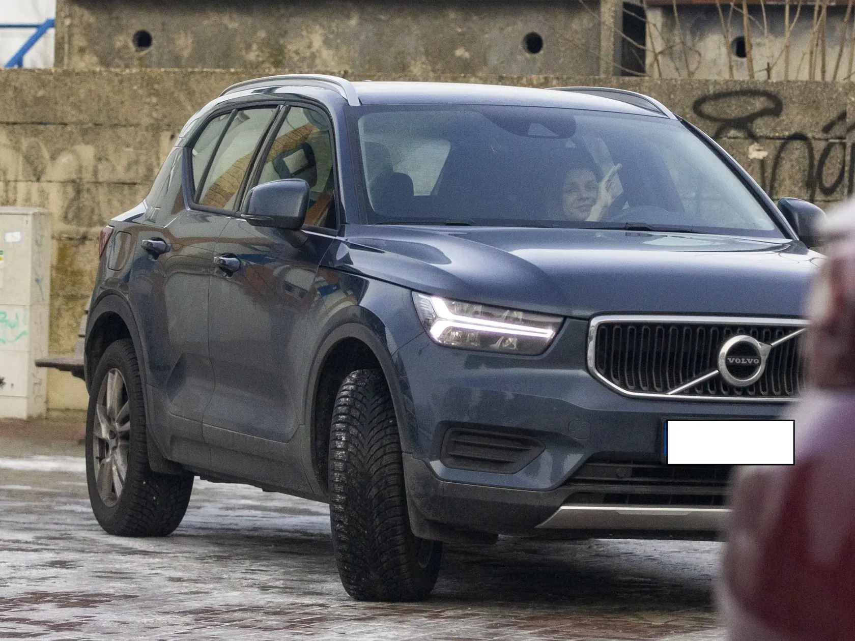 13. január 2022: Petra Vajdová synovi, ktorý jej kýval z okna, mávala ešte aj za volantom auta.