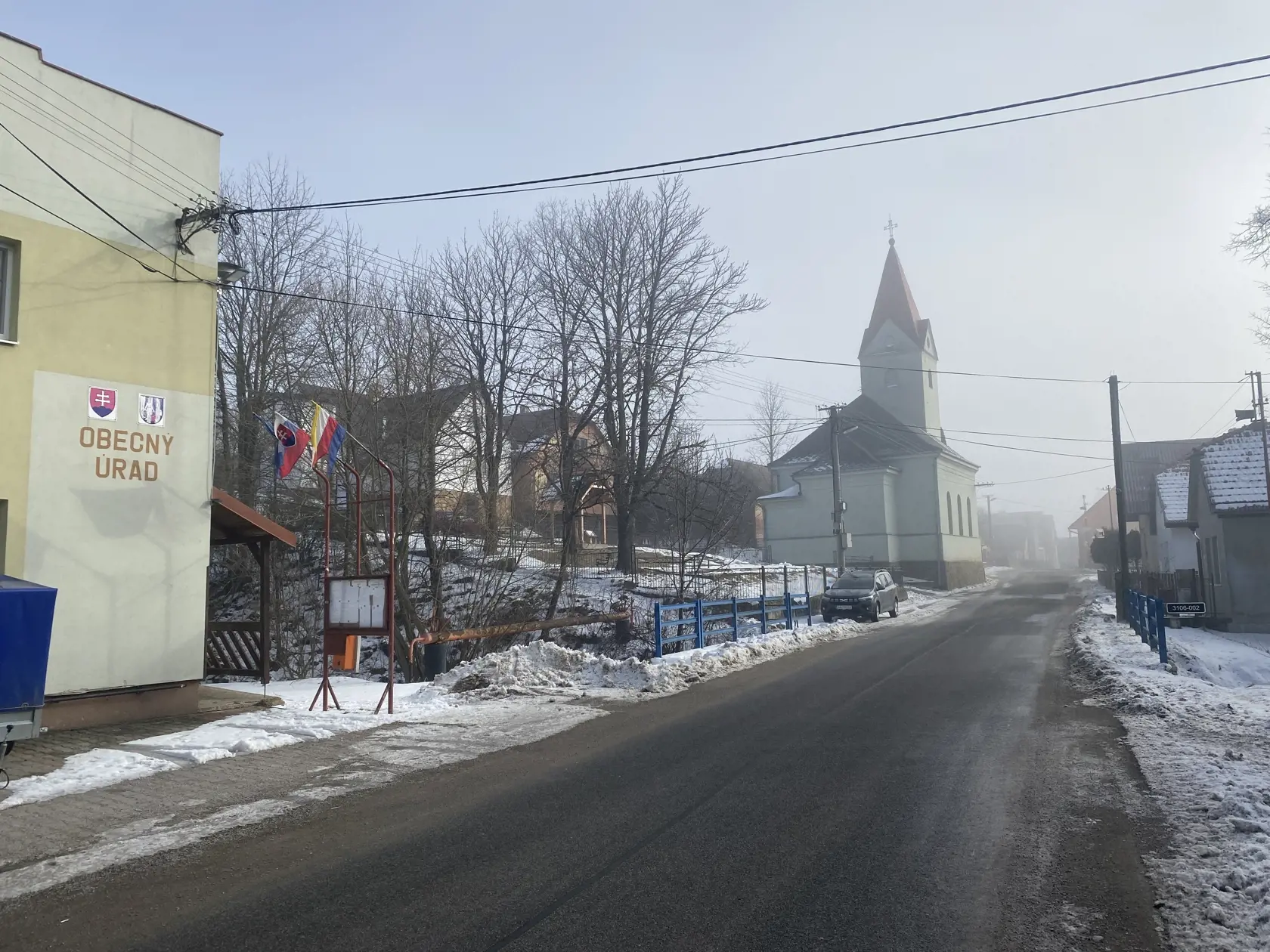 Obec Vojňany v Kežmarskom okrese. Tu postavil dom na otčimovom pozemku Ján Románek. Dedinčania zostali v šoku, keď zistili, že je usvedčeným sériovým vrahom.