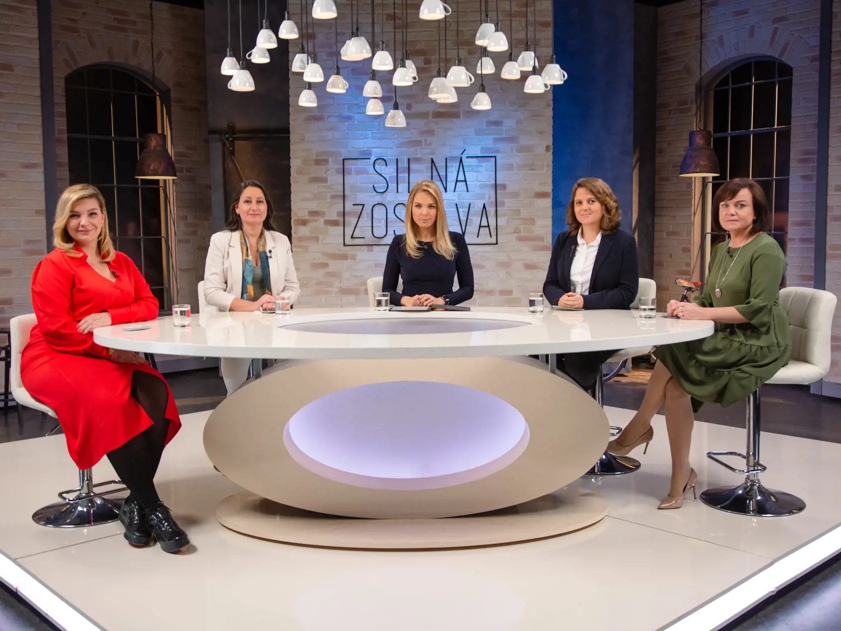 Komička Simona Salátová (vľavo) už nie je členkou relácie Silná zostava. Naposledy v nej figurovala 24. februára 2022.