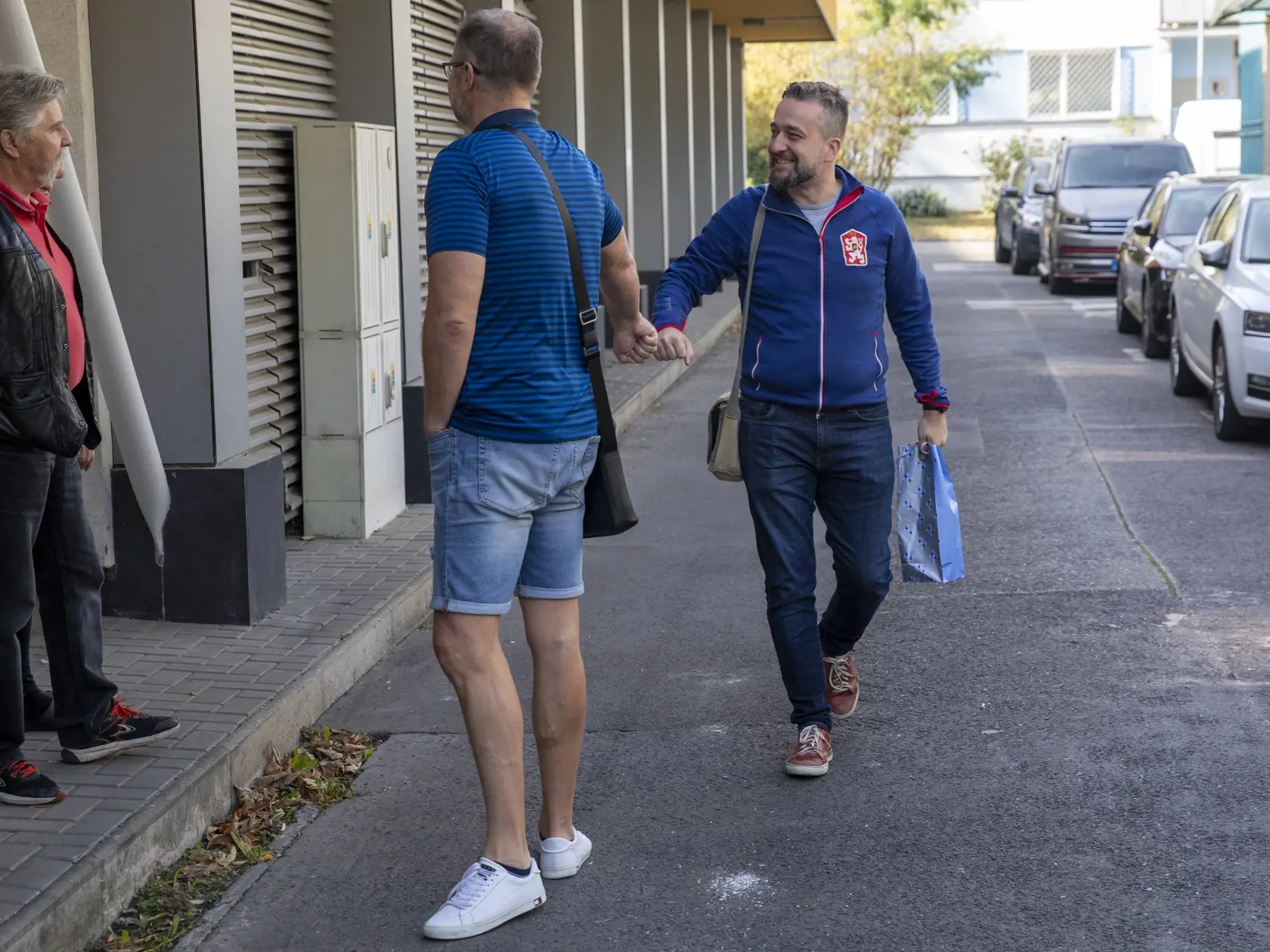 Na snímke je príchod členov Smeru-SD na povolebné jednanie.
Príchod Ľuboša Blahu.