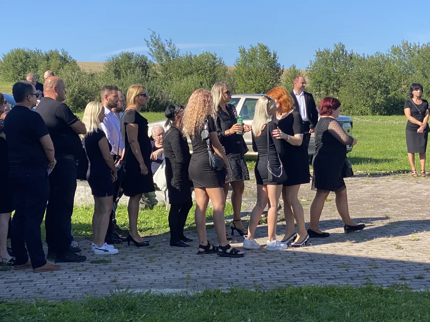 Prejavy ľútosti prišli smútiacej mame Daniele prejaviť stovky ľudí.