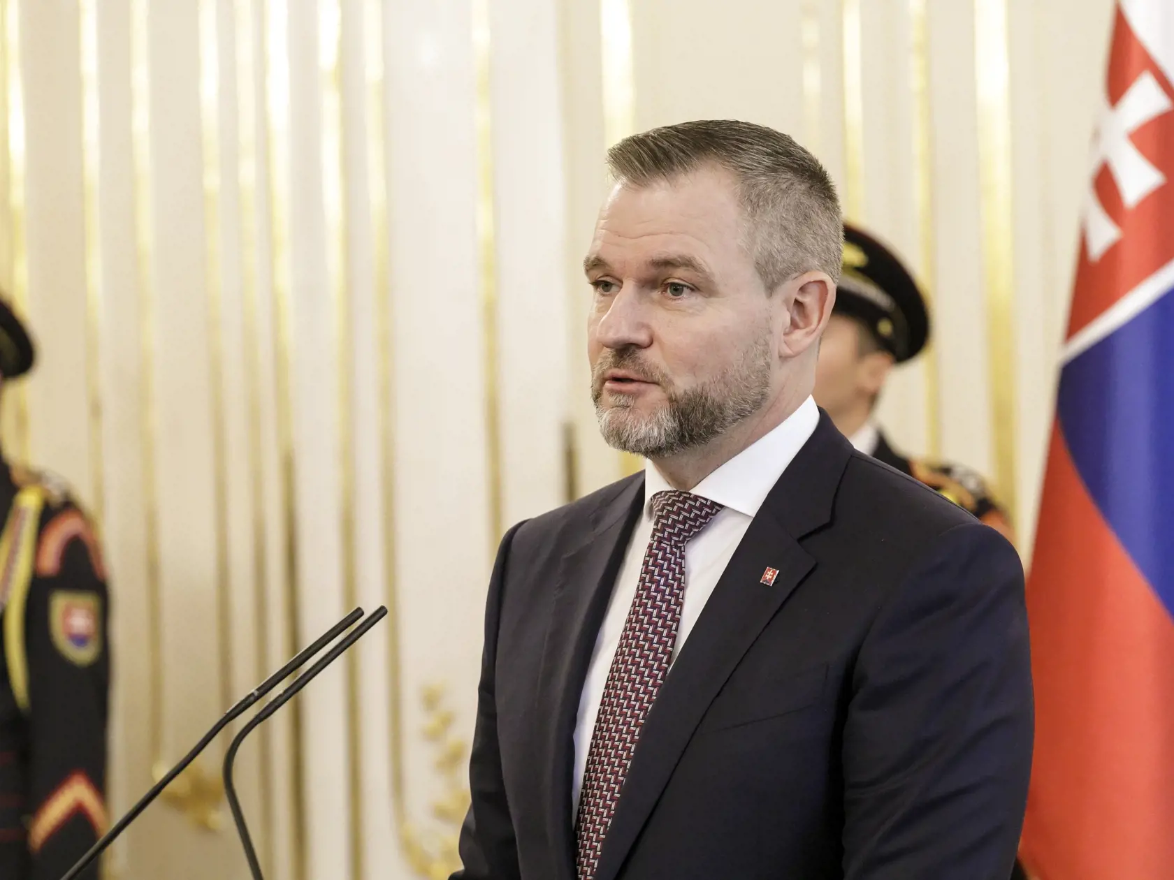 Na snímke prezident SR Peter Pellegrini počas príhovoru k novovymenovaným sudcom po slávnostnom akte vymenovania 15 sudcov všeobecných súdov a štyroch sudcov správneho súdu v Prezidentskom paláci 26. novembra 2024 v Bratislave. FOTO TASR - Dano Veselský