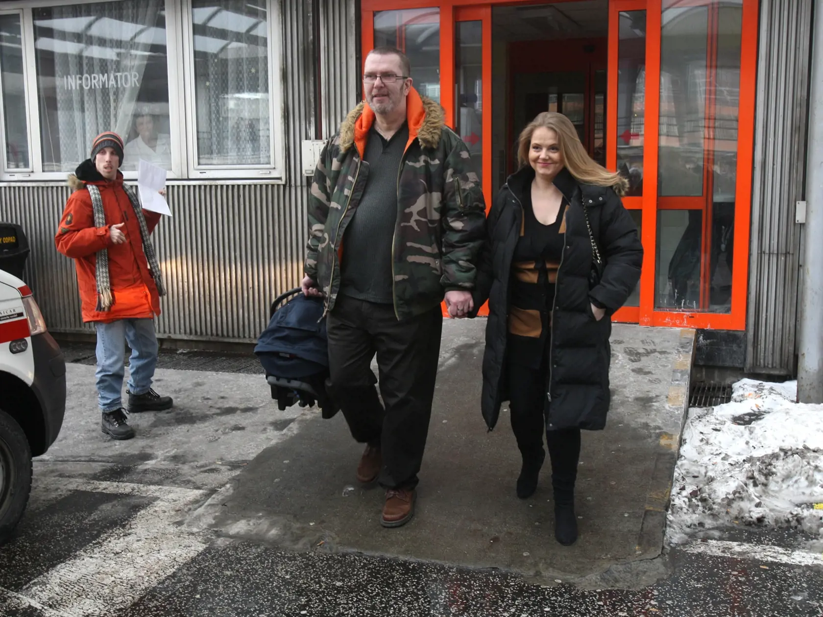 február 2012: Partnerka Vanda Wolfová spevákovi porodila synčeka Markusa.