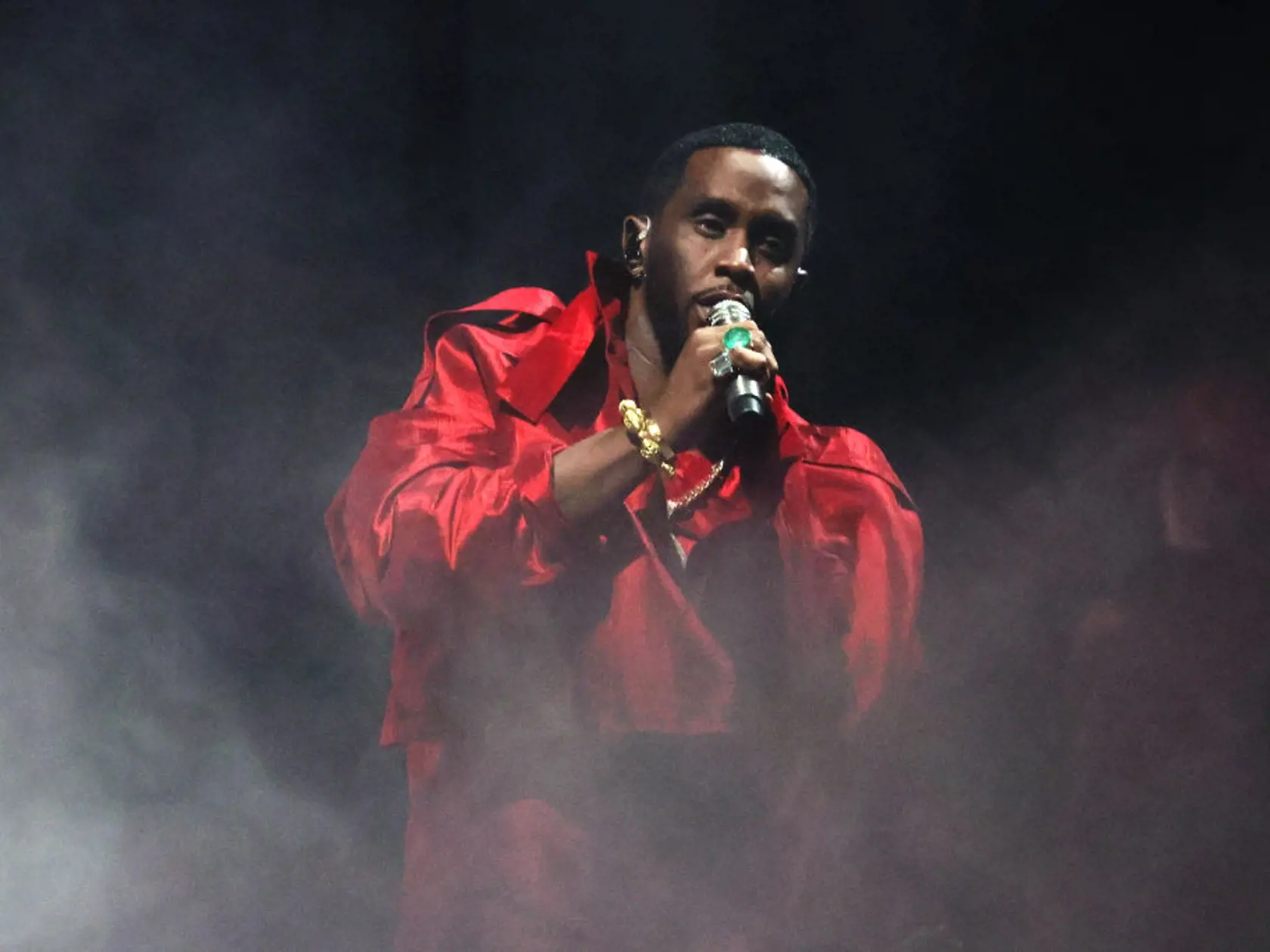 Sean Diddy Combs čelí obvineniam z vydieranie a obchodovanie so sexom.