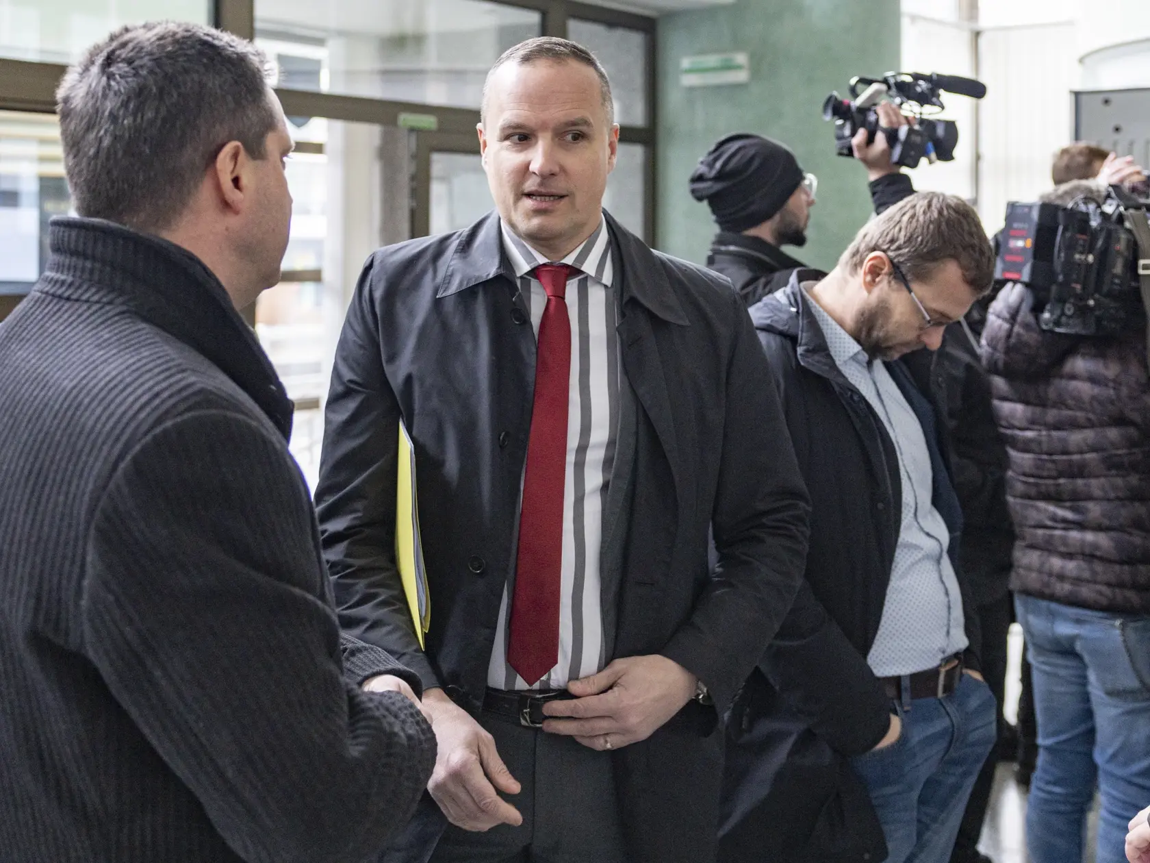 David Lindtner, ktorý dnes pôsobí ako poradca premiéra aj ministra spravodlivosti, považoval sudkyňu Záleskú za zaujatú. Tvrdil, že nie je objektívna, pretože sa verejne vyjadrovala na adresu sudcov, ktorí boli zadržaní v kauzách Búrka a Víchrica, medzi ktorých patril aj on.
