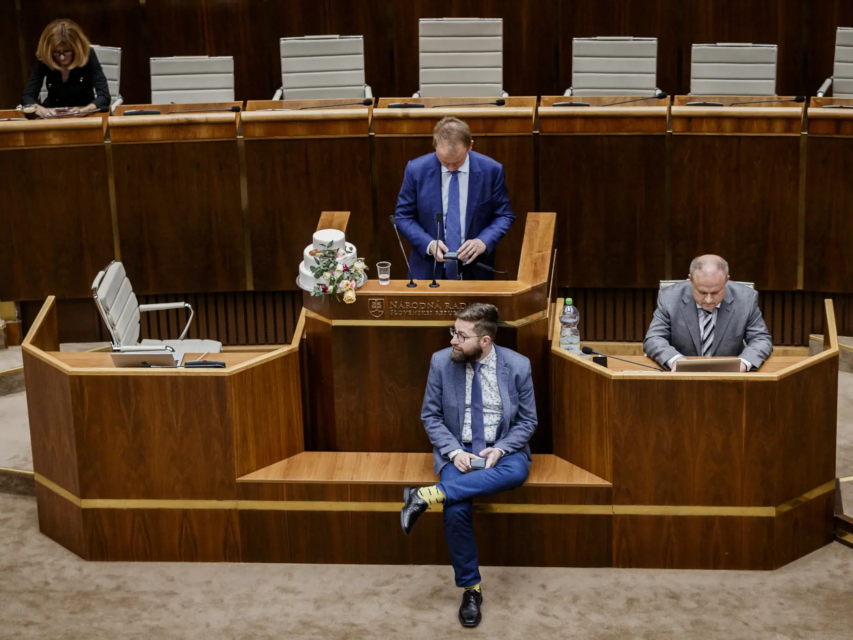 Poslanci za stranu Spolu  - občianska demokracia a PS, Alan Suchánek, Viera Dubačová, Miroslav Beblavý, Simona Petrík, Martin Poliačik a Jozef Mihál zablokovalil rokovanie mimoriadnej 58. schôdze Národnej rady SR