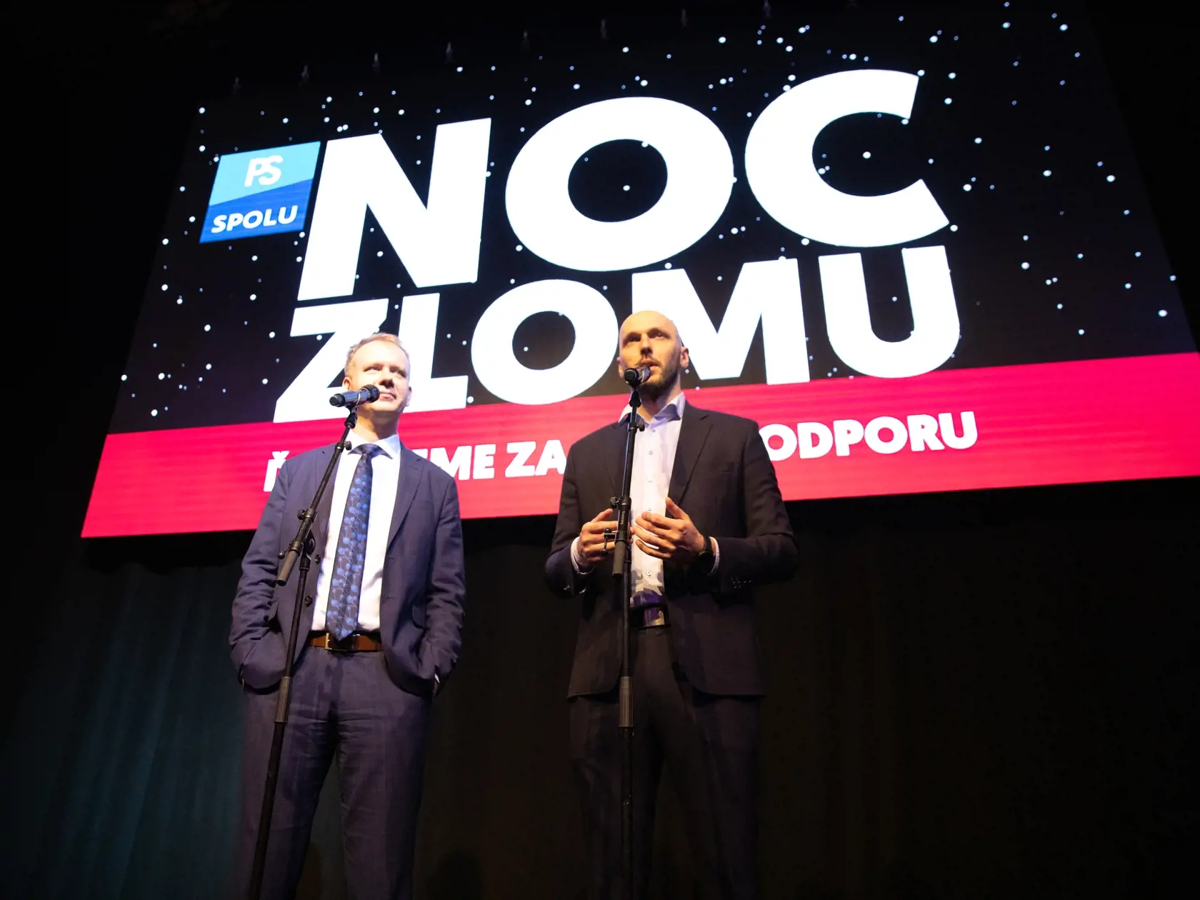 Na snímke v centrále politickej strany PS počas noci volieb do Národnej rady Slovenskej republiky, 29.2.2020. Na fotke je Michal Truban a Miroslav Beblavý