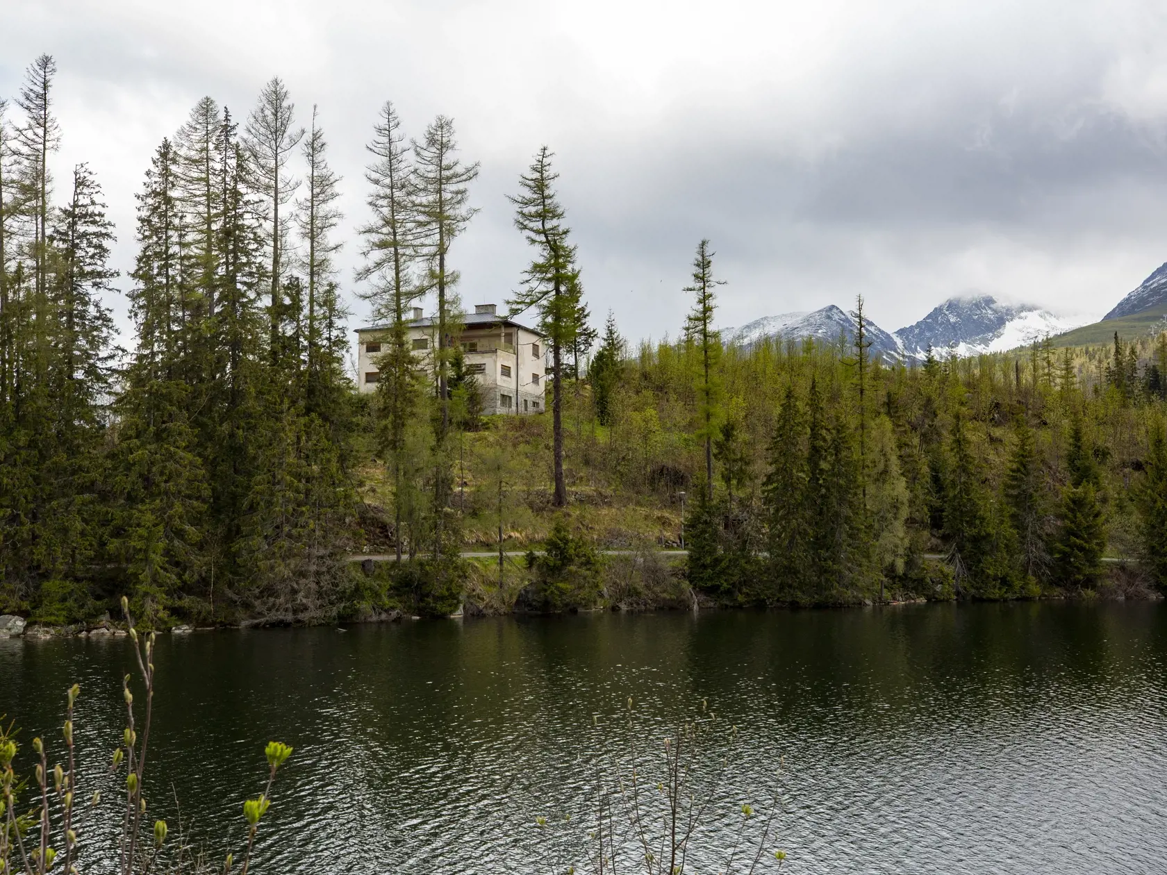 Štrbské Pleso patrí k najnaštevovanejším miestam vo Vysokých Tatrách.