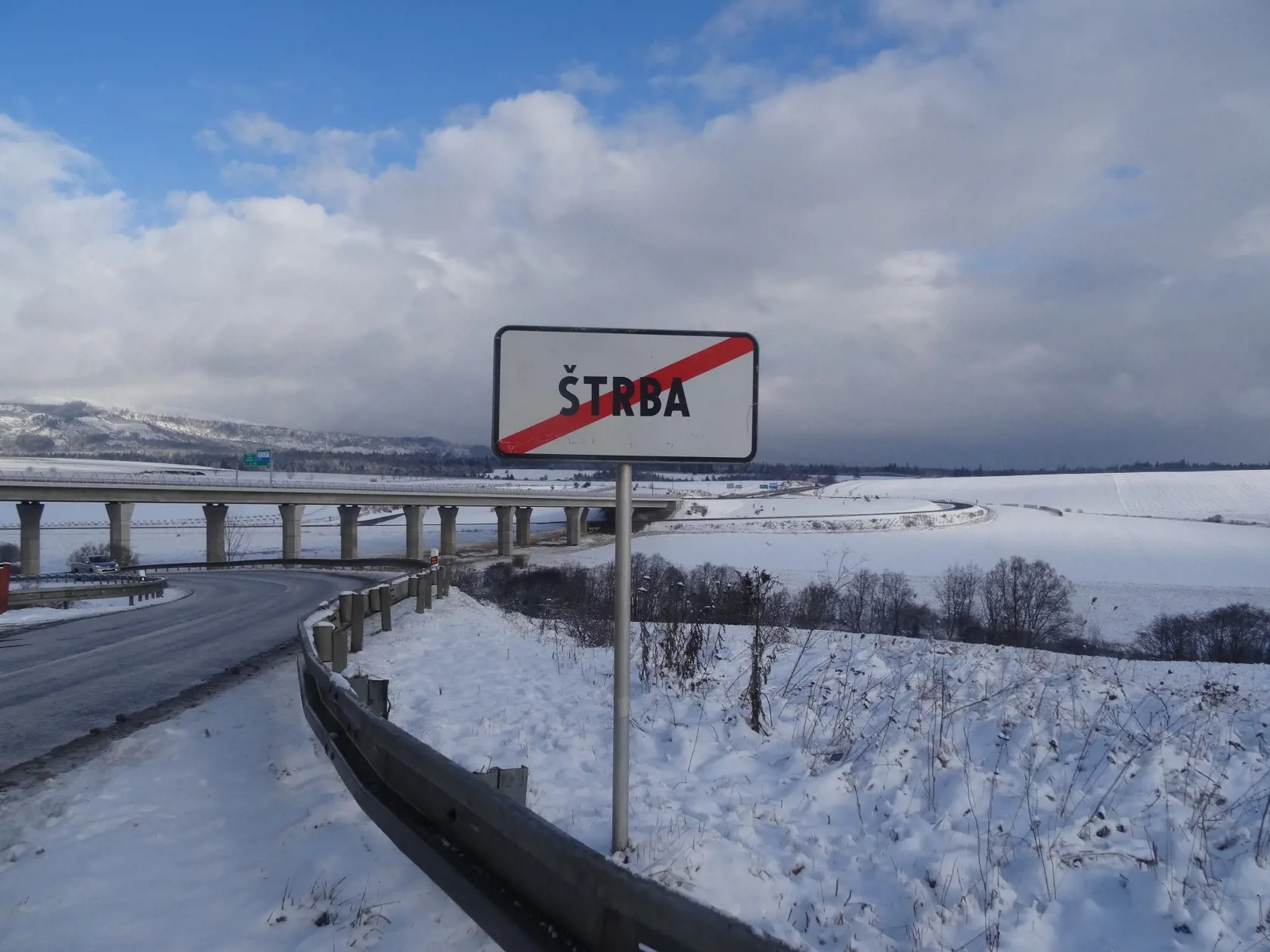 Vedenie obce Štrba sa bráni, že skolaudovanie veže bolo vykonané podľa zákona.