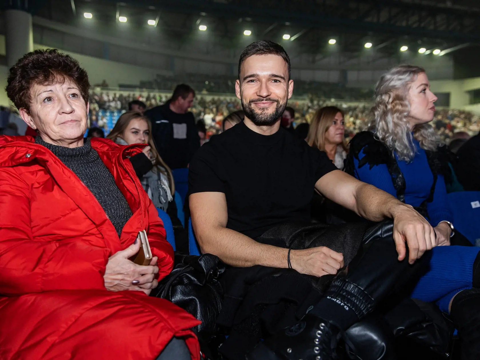 Vianočný koncert Mariky Gombitovej v Bratislave. Na snímke Vratko Sirági s maminou.