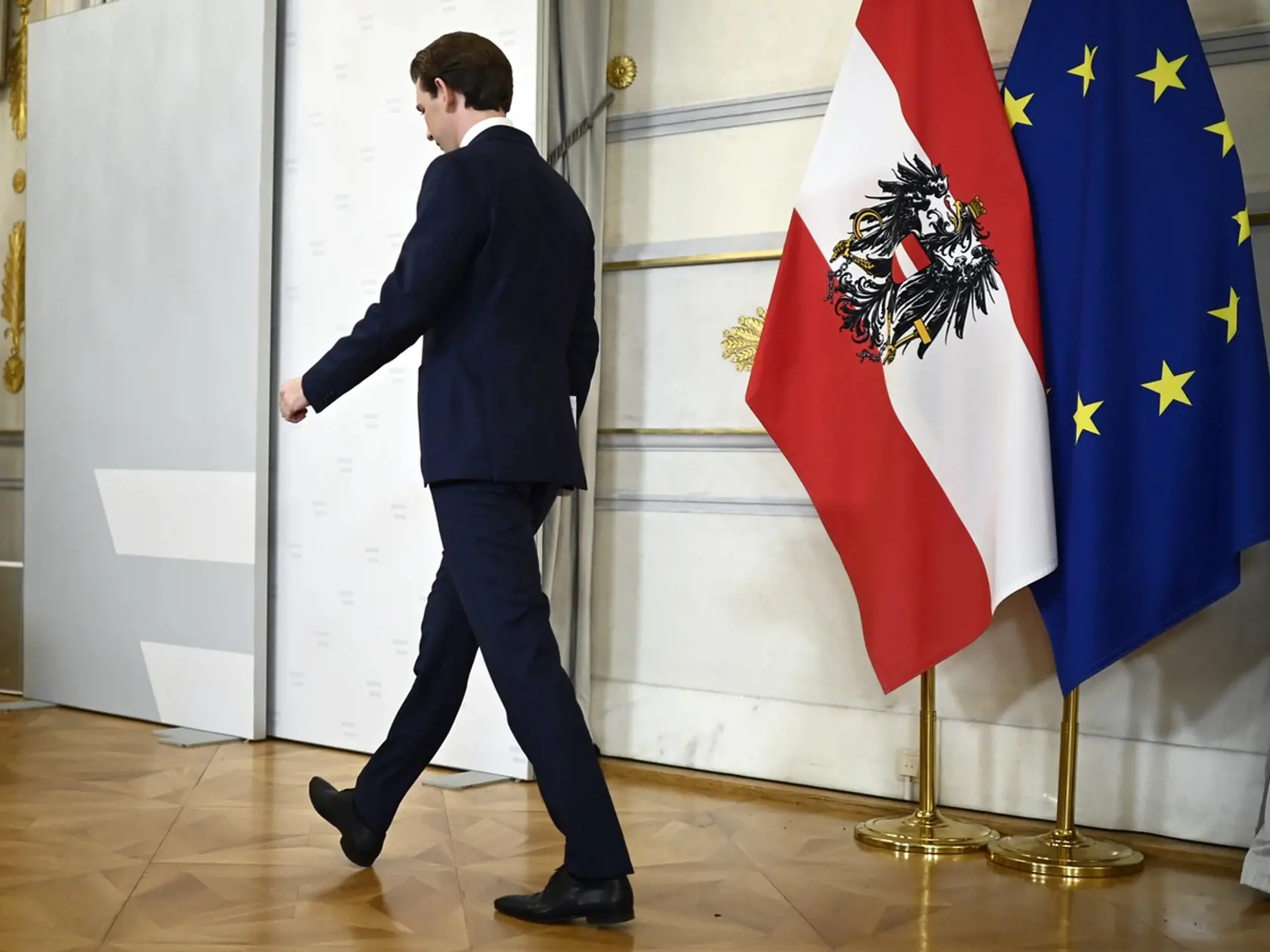 Rakúsky kancelár Sebastian Kurz v sobotu večer oznámil svoj odchod z funkcie.