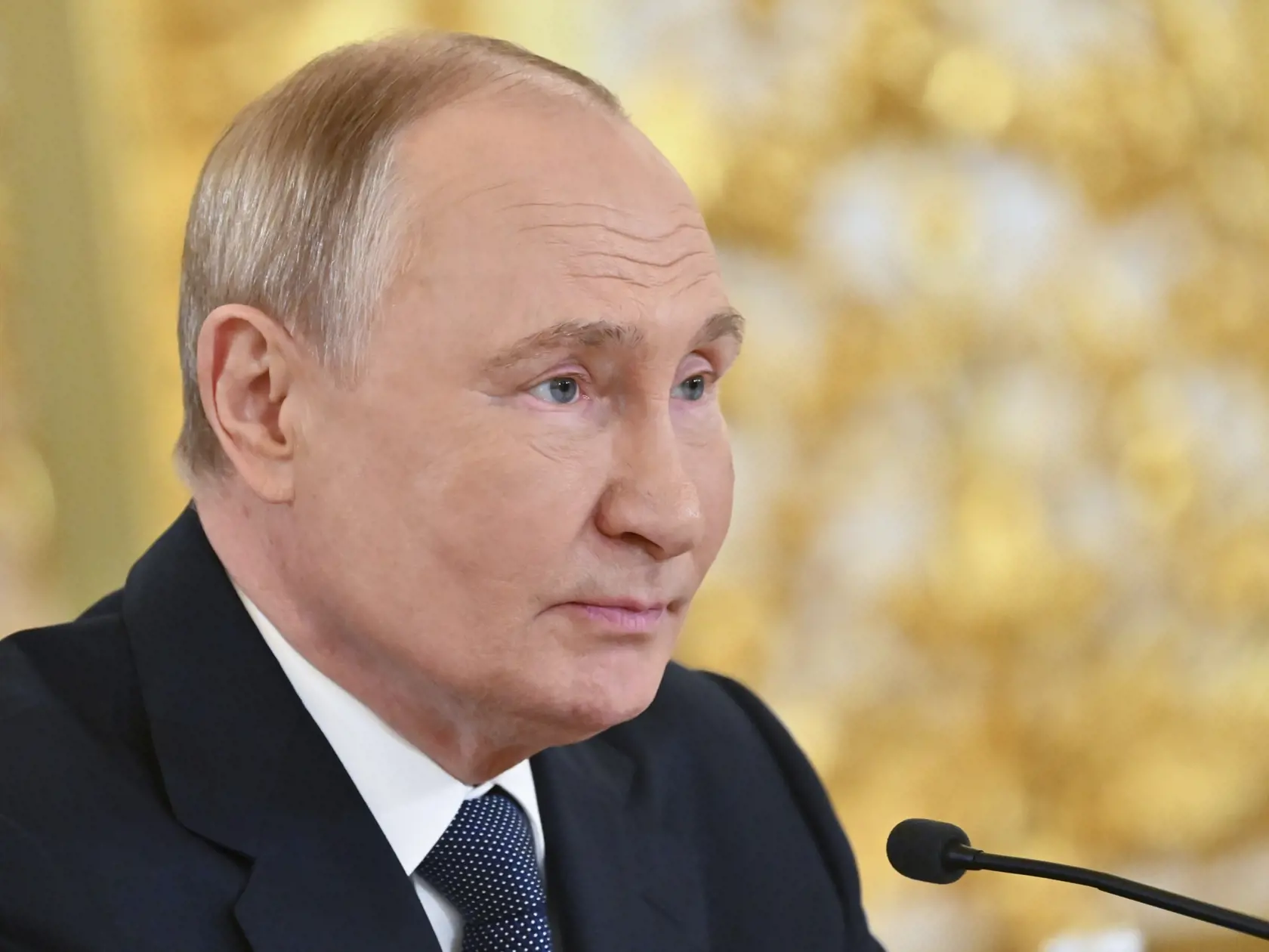 Ruský prezident Vladimir Putin  rozpráva počas stretnutia s lídrami krajín Spoločenstva nezávislých štátov (SNŠ) na summite SNŠ v Moskve 8. októbra 2024.