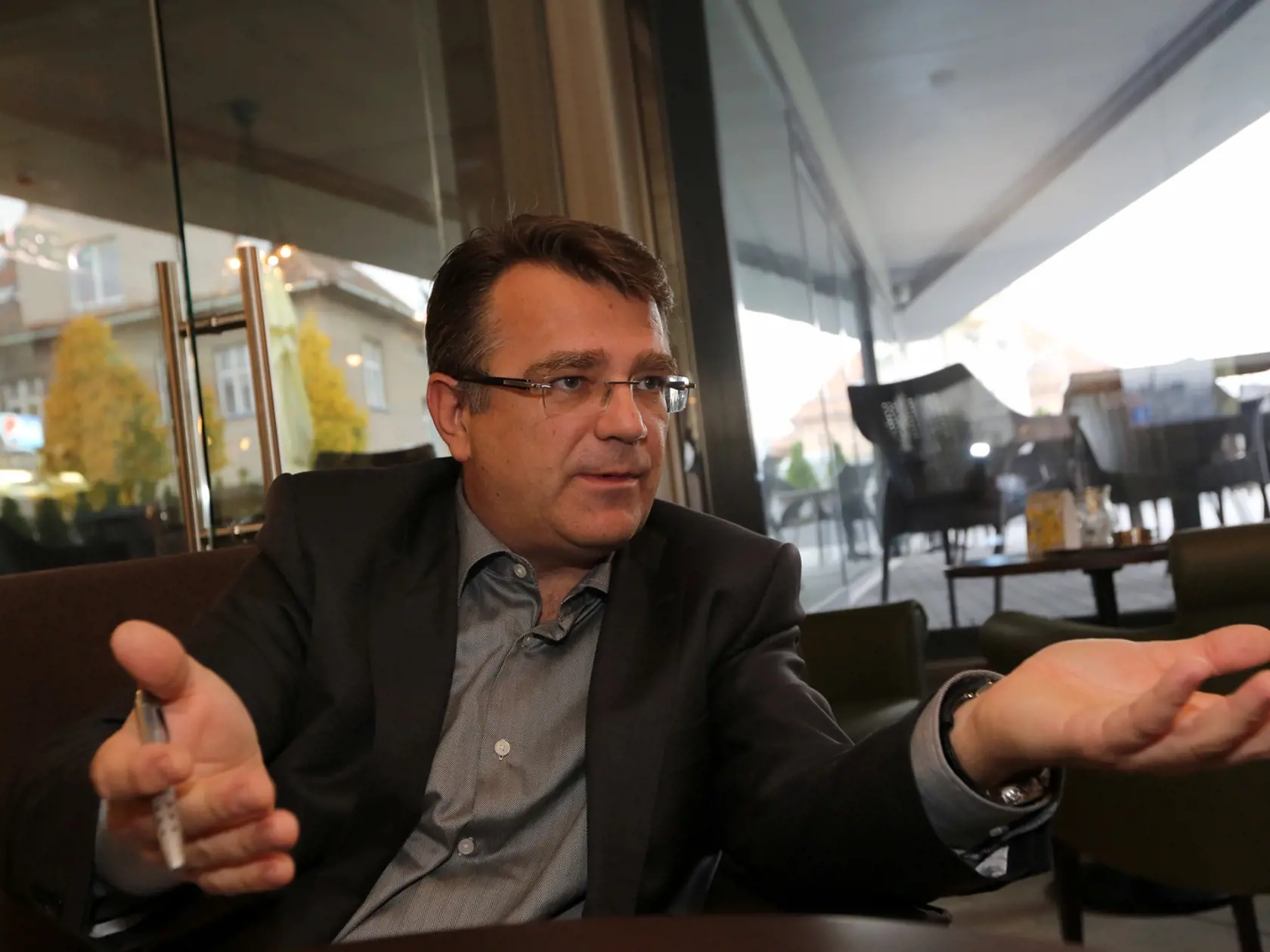 Všetku svoju energiu vkladá do reštartu strany.