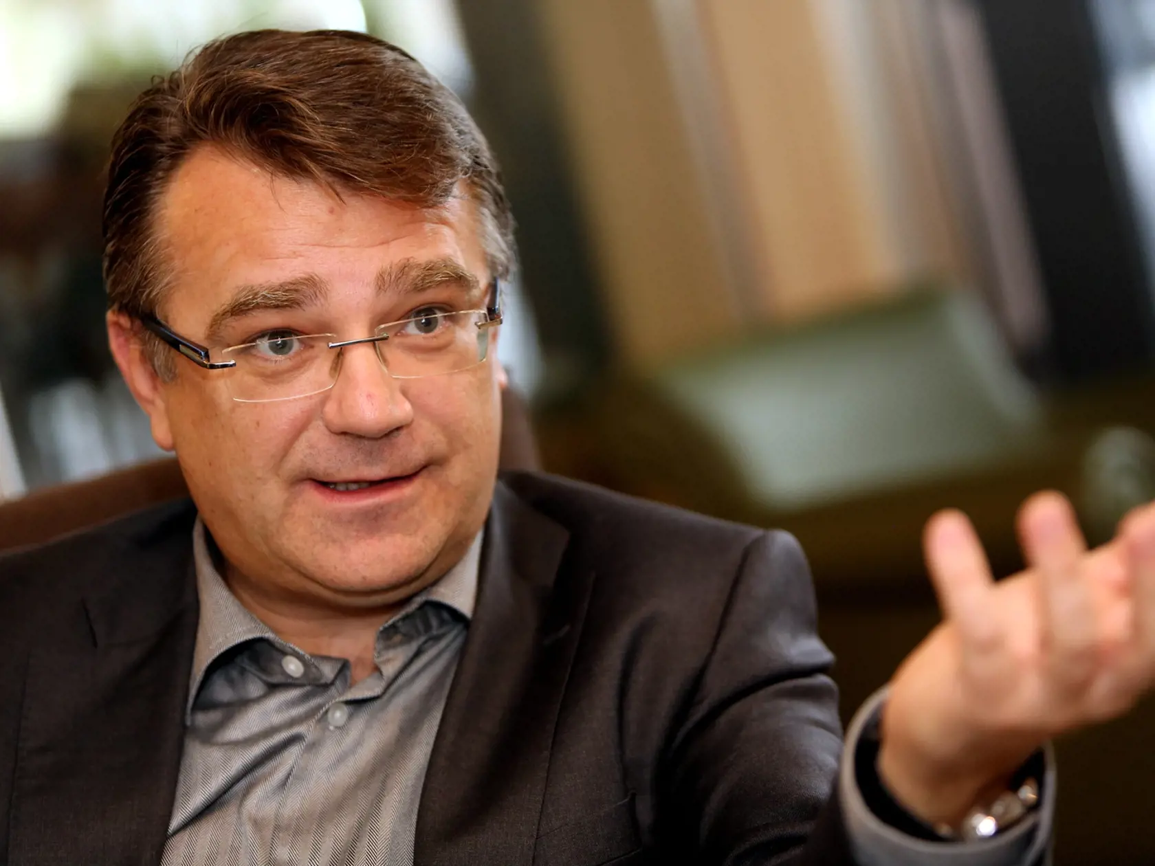 Všetku svoju energiu vkladá do reštartu strany.
