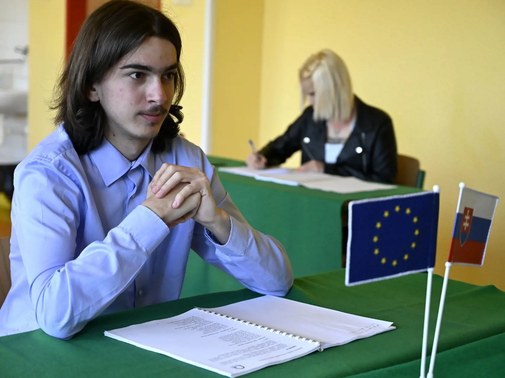 Na Obchodnej akadémii v Trebišove sa začali v pondelok 22. mája 2023 ústne maturitné skúšky. FOTO TASR - Roman Hanc
