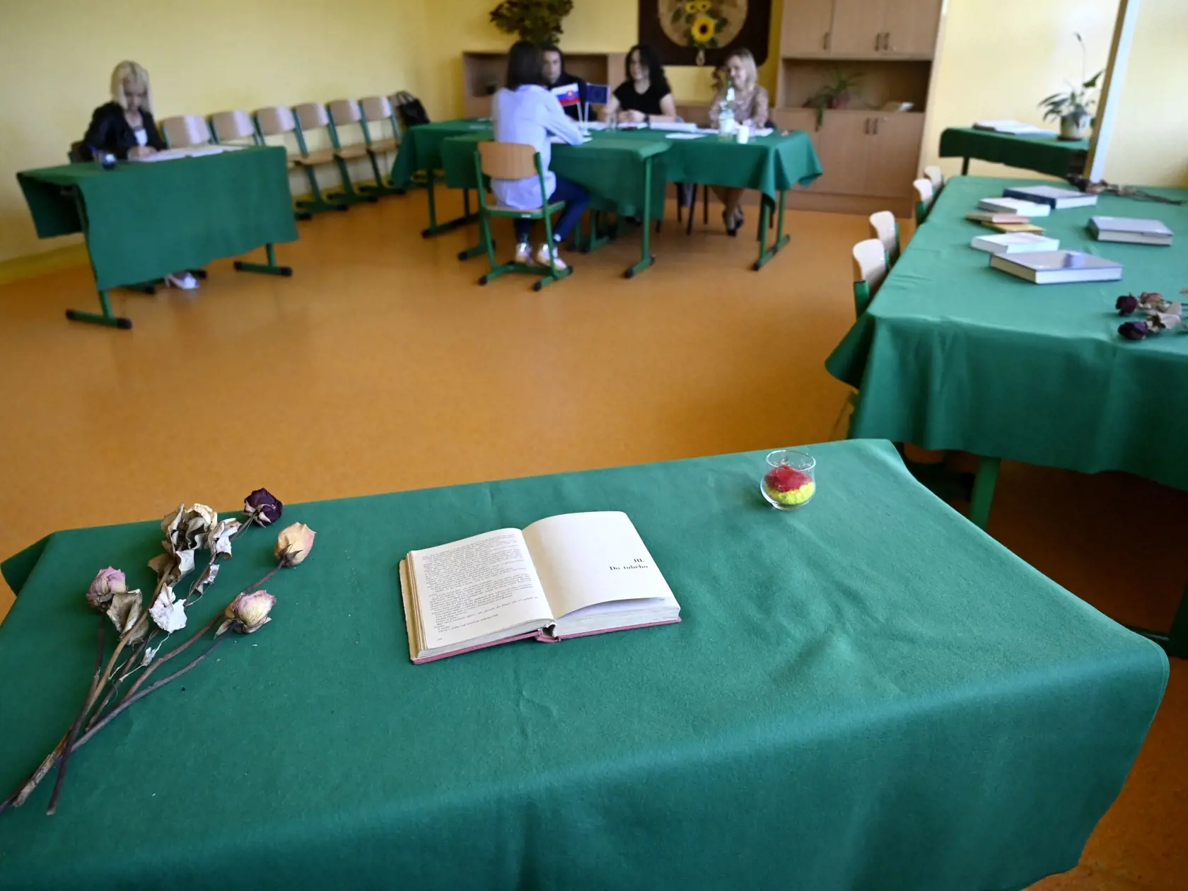 Na Obchodnej akadémii v Trebišove sa začali v pondelok 22. mája 2023 ústne maturitné skúšky. FOTO TASR - Roman Hanc