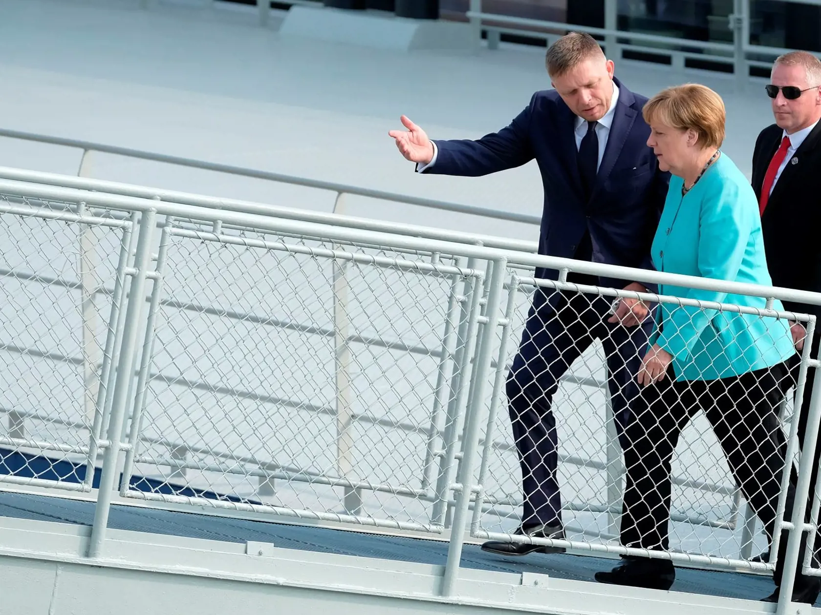 Na snímke Robert Fico a nemecká kancelárka Angela Merkelová.