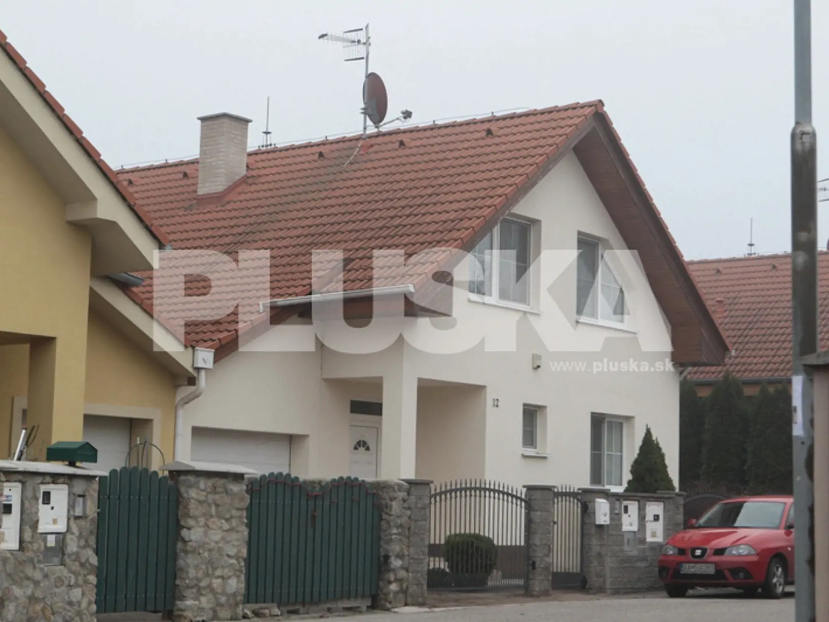 ÚTOČISKO: Po vznesení obvinenia sa lekár ukryl vo svojom dome vo vychytenej bratislavskej lokalite