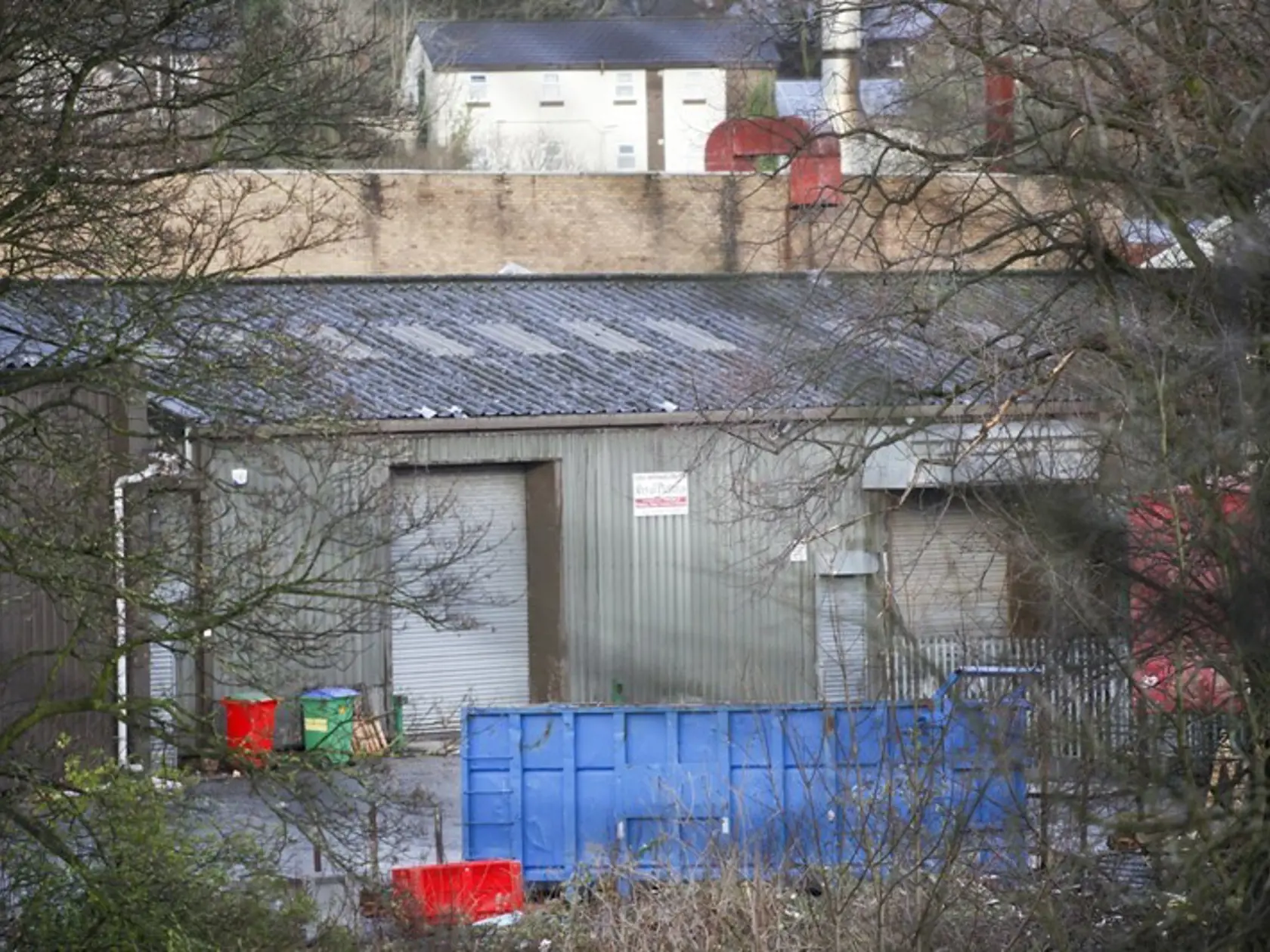 FABRIKA: Tu museli Slováci prakticky zadarmo drieť viac ako 12 hodín denne.