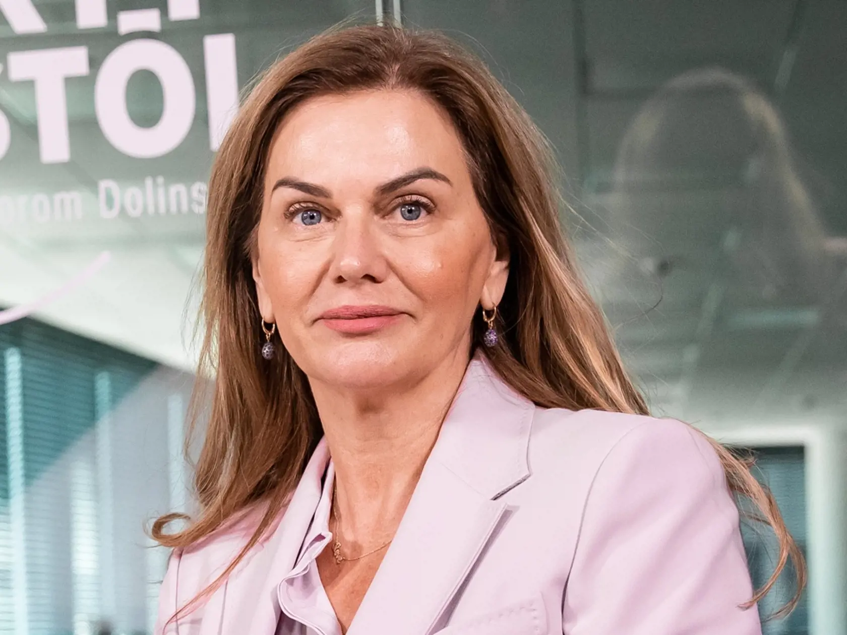Diskusná relácia "Karty na stôl", ktorej hosťom bola poslankyňa Európskeho parlamentu za Slovenskú republiku Monika Beňová.