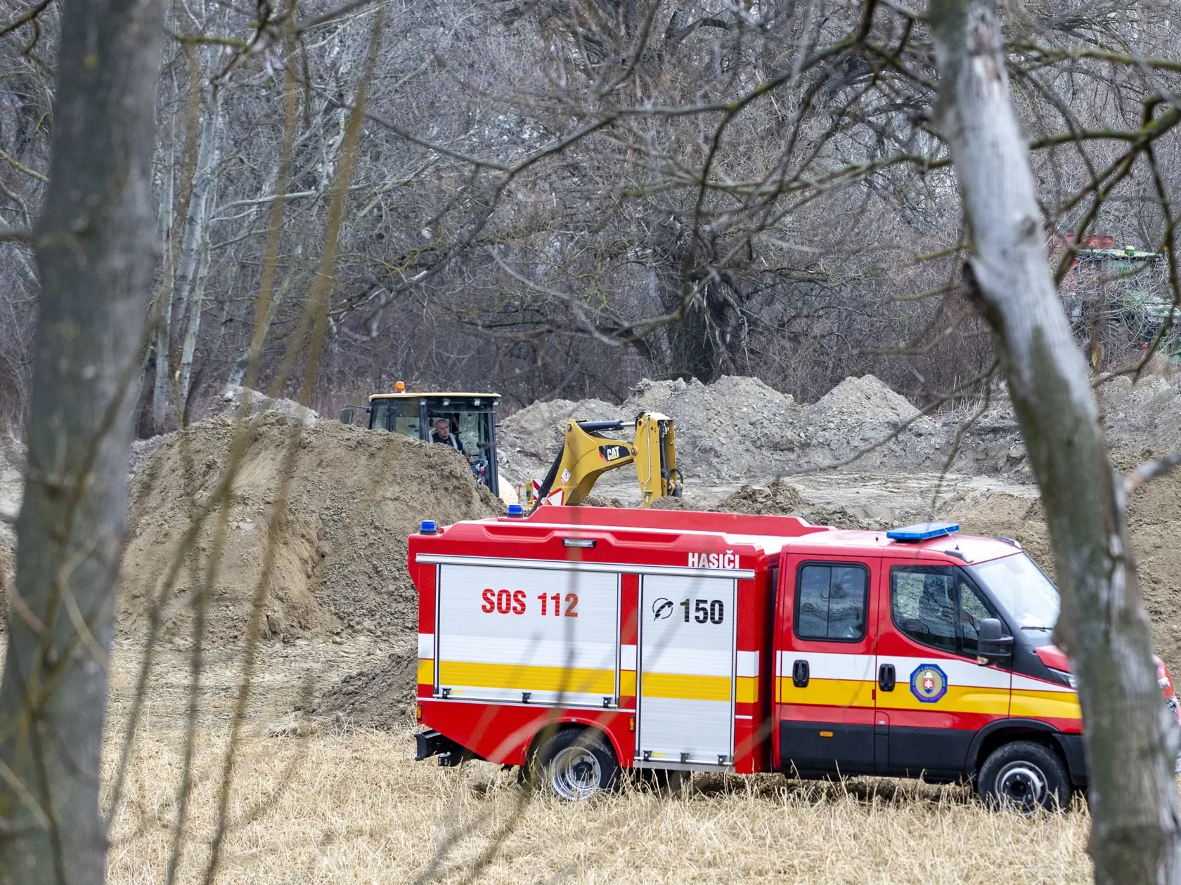 Na snímke pokračuje pátranie po tele mafiána Niguta. 
