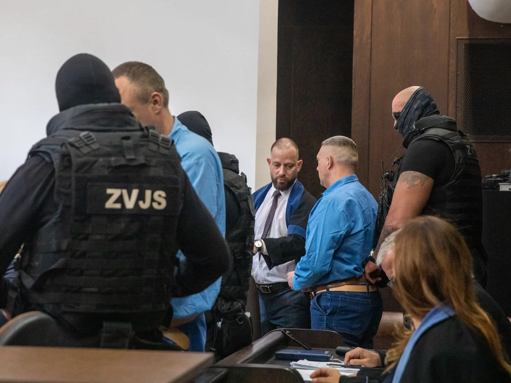 Na snímke je verejné pojednávanie v prípade odvolania starostu  Dolného Chotára Františka Doru st, Františka Doru ml, Ladislava Alfoldiho a Rolanda Szamaranského. Na fotke je František Dora ml.