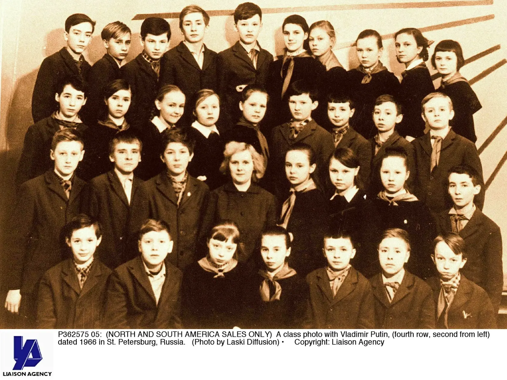 Záznamy nájdené v meste neďaleko Metekhi odhalili, že Vladimir Putin bol zaregistrovaný v škole Metekhi v rokoch 1959 až 1960 a narodil sa ako Gruzínec, nie Rus.