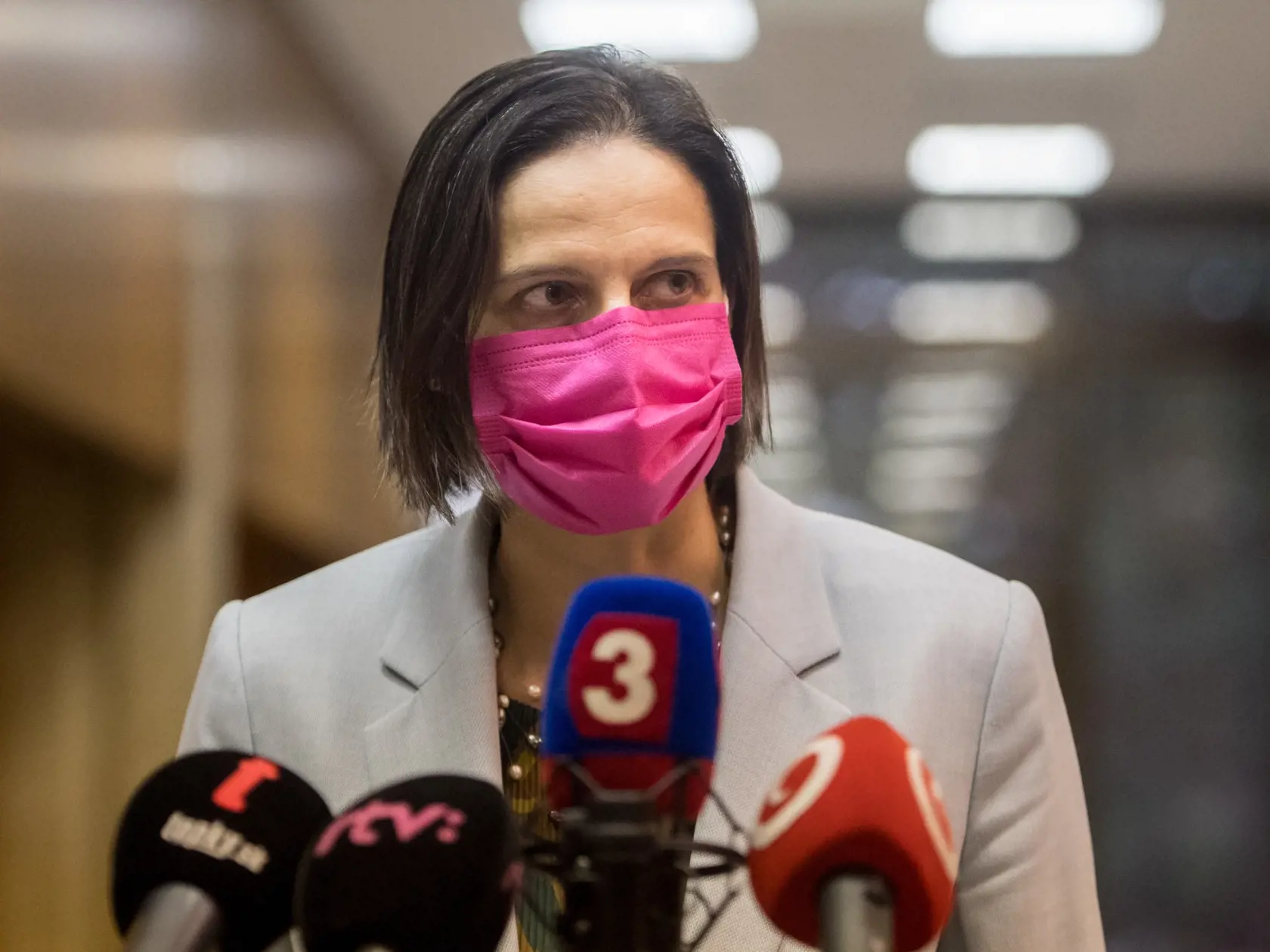 Na snímke je ministerka spravodlivosti SR Mária Kolíková počas brífingu s novinármi.
