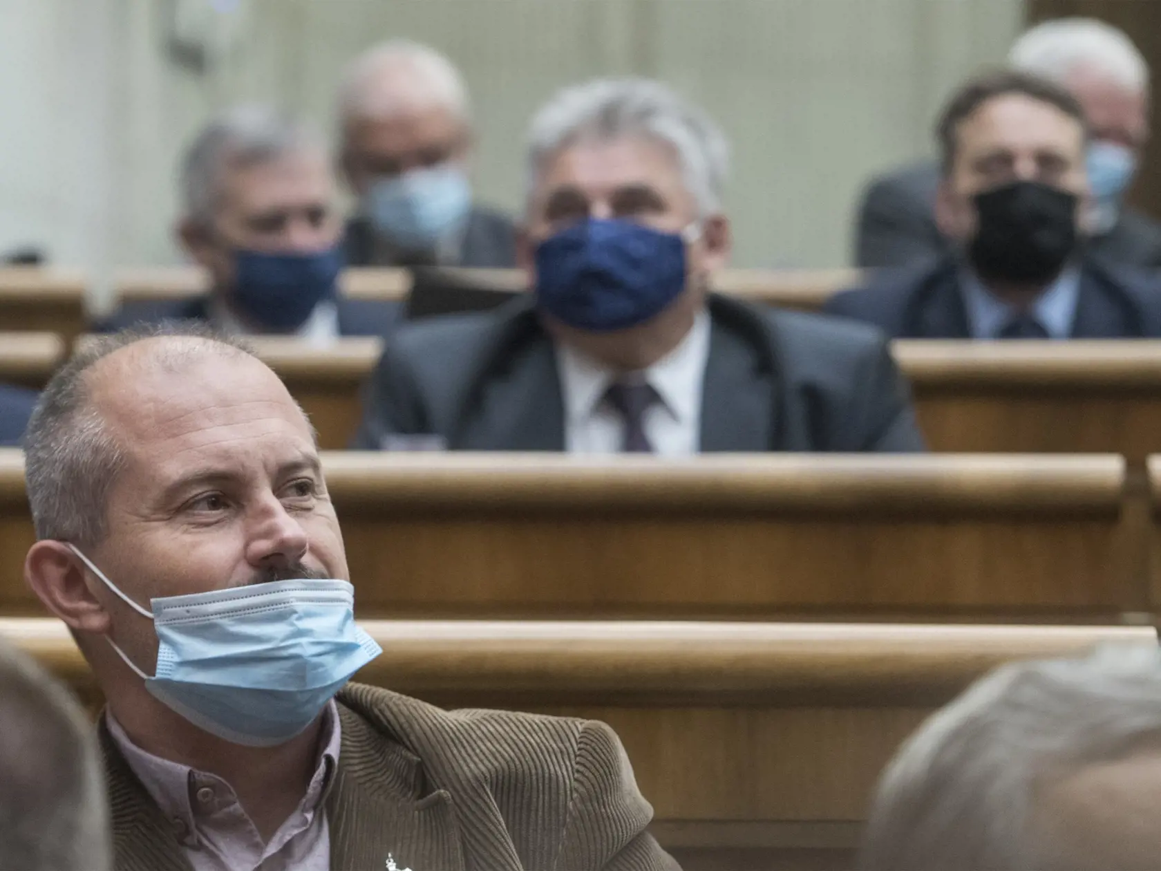 Na snímke je poslanec NR SR Marian Kotleba (ĽSNS) počas mimoriadnej schôdze NR SR.