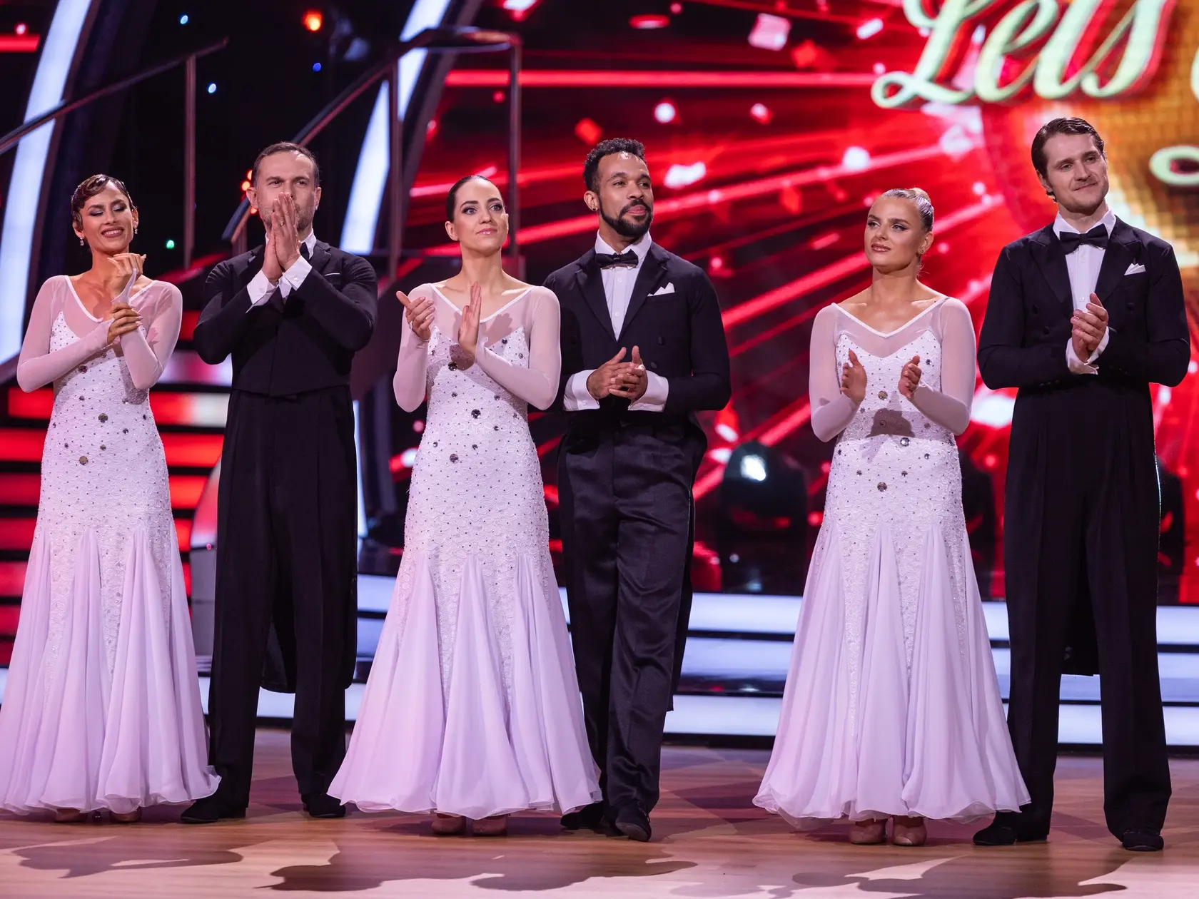 Na snímke Juraj Kemka a Natália Glosíková, Ráchel Šoltésová a Titus Ablorh, Marek Rozkoš a Natália Horváthová počas šiesteho kola Let's dance 2025.