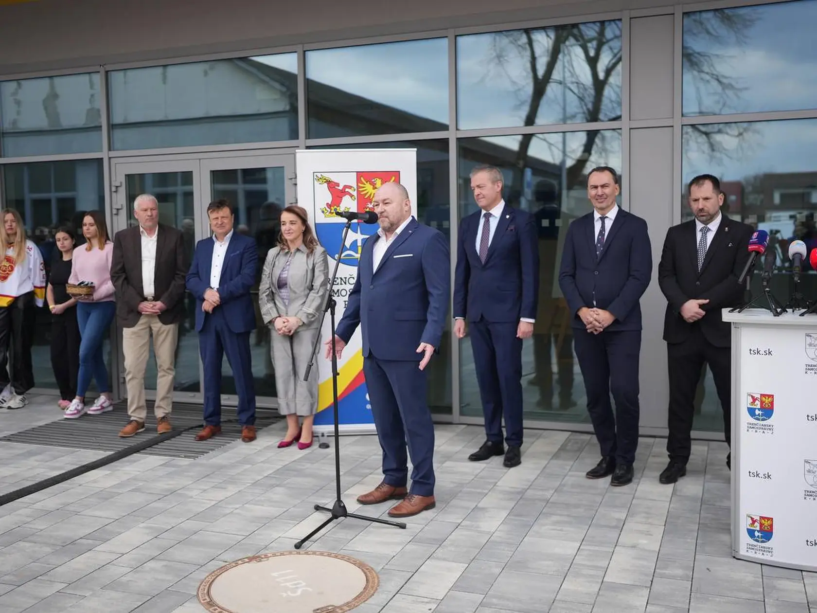 Minister športu otvoril 6. apríla 2025 Regionálnu hokejovú akadémiu v Trenčíne. Podujatia sa zúčastnili zástupcovia regiónu na čele so županom Trenčianskeho samosprávného kraja Jaroslavom Baškom (Smer)  a prišla aj bývalá hviezda NHL Miroslav Šatan a samozrejme i aktívni športovci.