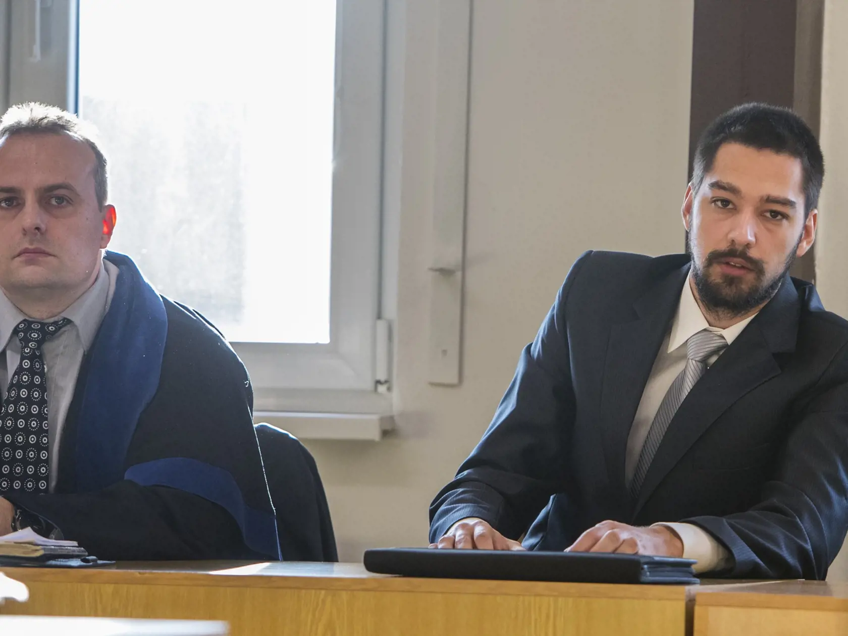 Martin Macko (25) sa háji na okresnom súde v Dúbravke.