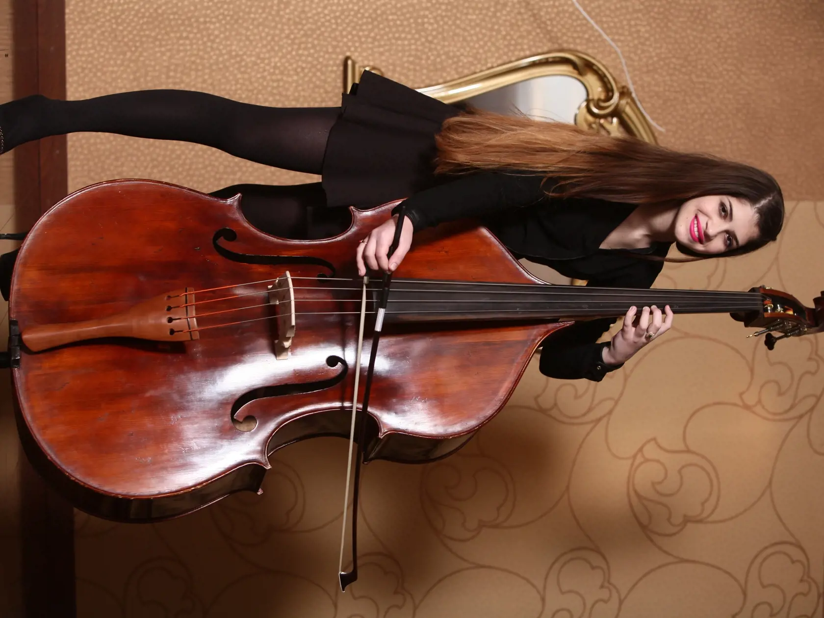 Vanessa Šarköziová, kontrabas
