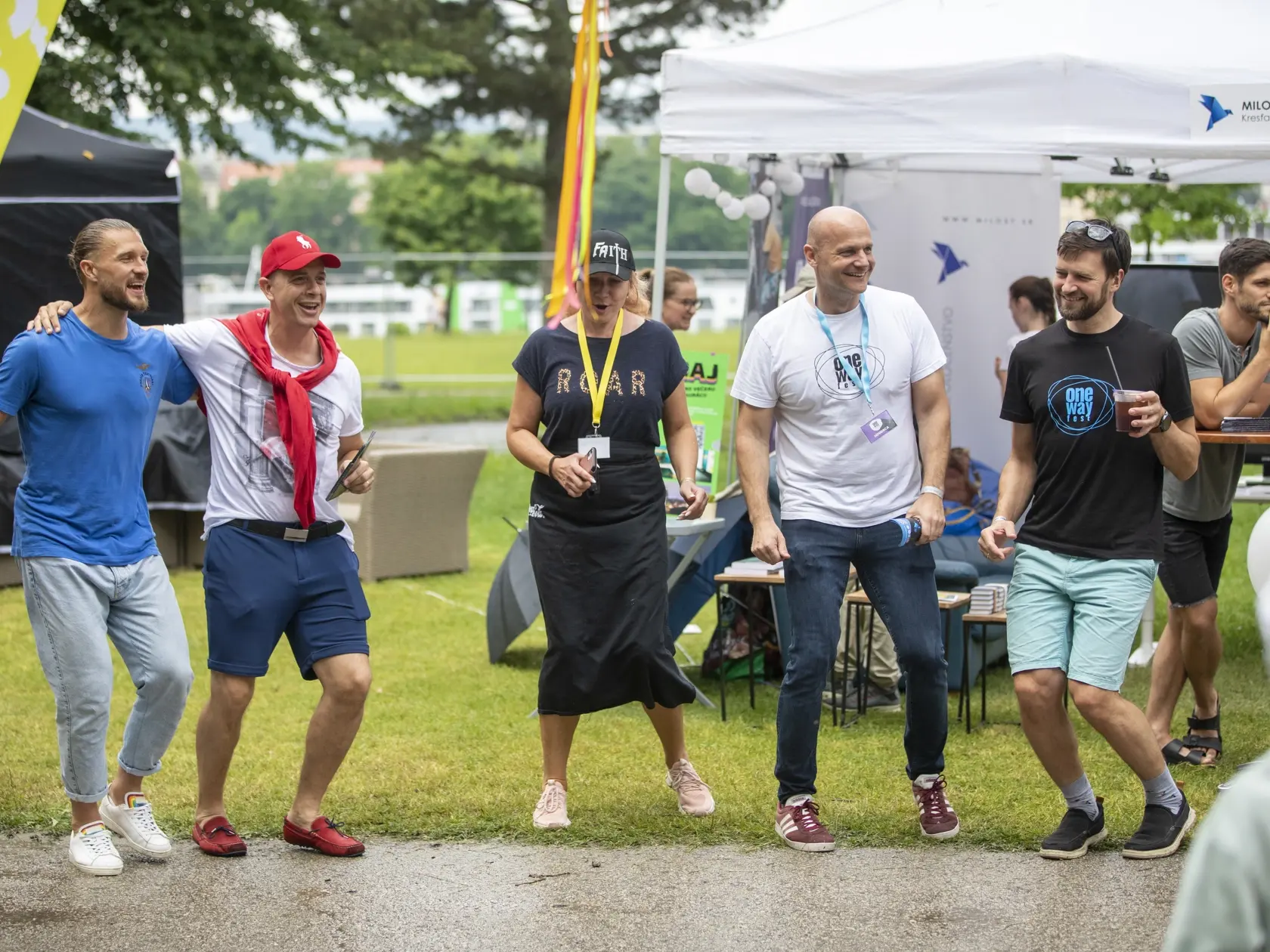 One Way Fest spoločenstva milosť. Zúčastnil sa ho aj futbalista Erik Čikoš, ktorý si na kresťanské pesničky aj zatancoval.