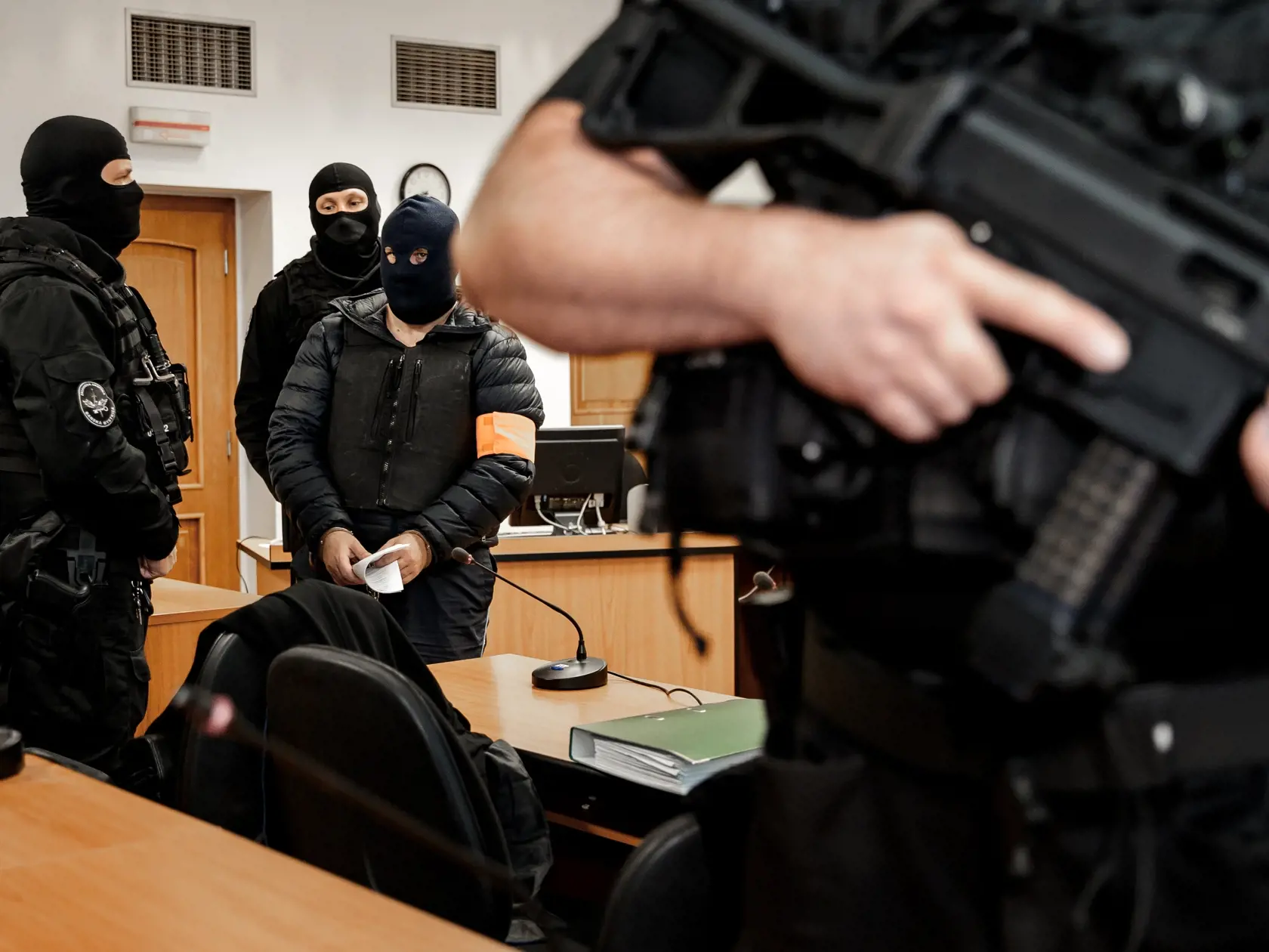 Ilustračná fotografia. Zväz vojenskej a justičnej stráže. Zamestnanci v justícii i Zbore väzenskej a justičnej stráže (ZVJS) budú mať vyššie platy.