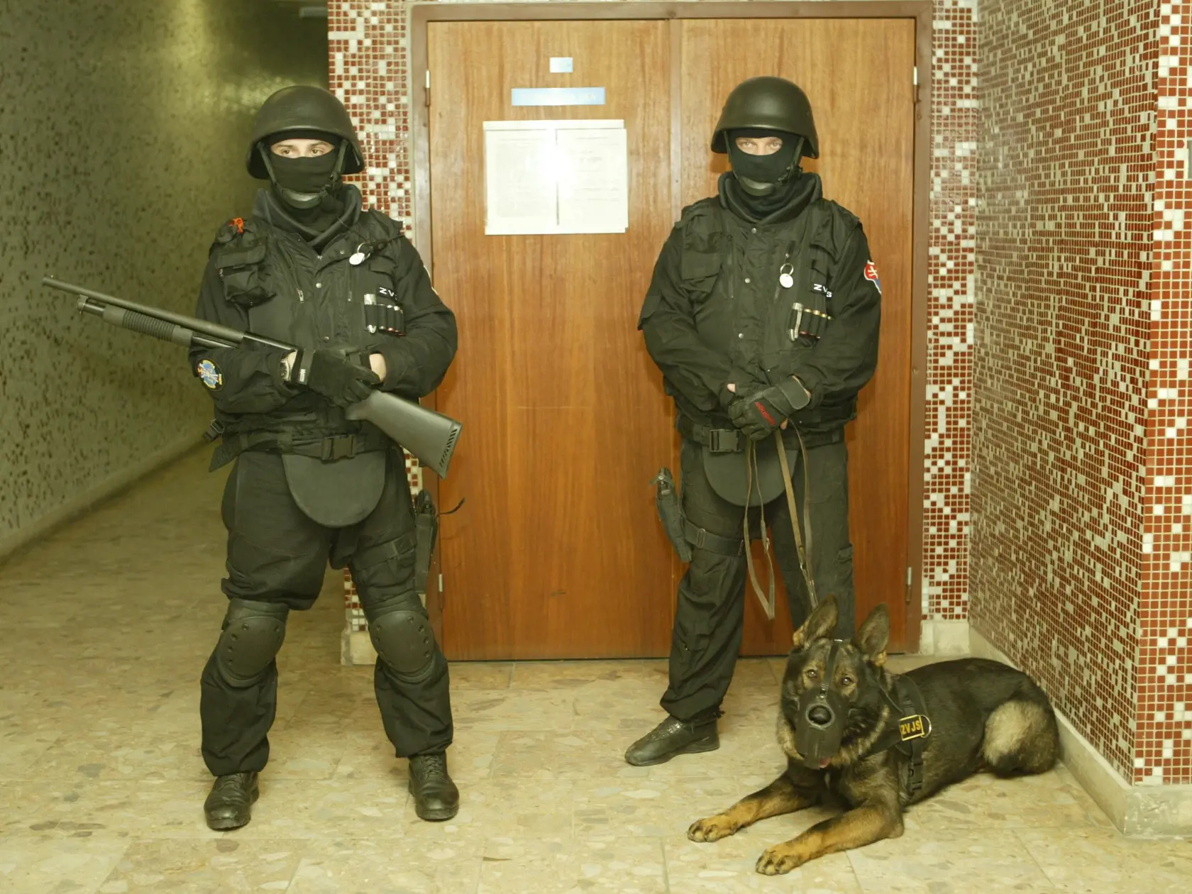 Ilustračná fotografia. Zväz vojenskej a justičnej stráže. Zamestnanci v justícii i Zbore väzenskej a justičnej stráže (ZVJS) budú mať vyššie platy.