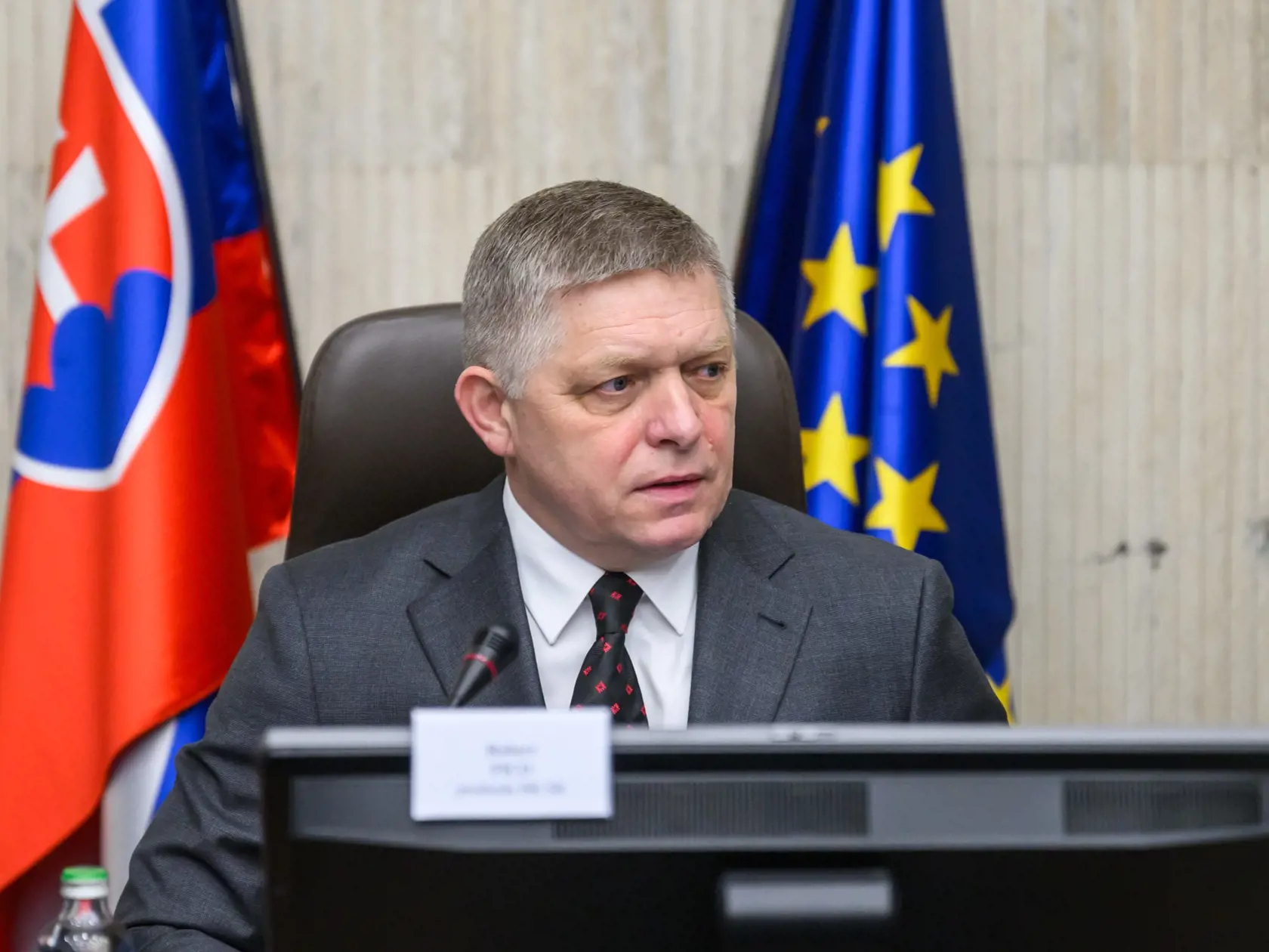 Na snímke predseda vlády SR Robert Fico (Smer-SD) počas mimoriadneho zasadnutia Bezpečnostnej rady SR v Bratislave 23. januára 2025. FOTO TASR - Jaroslav Novák
