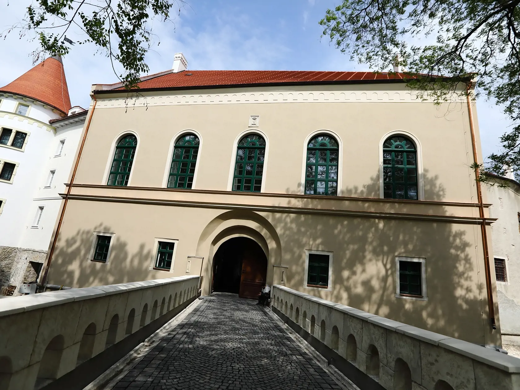V tomto honosnom zámku v Pezinku si Rytmus a Jasmina povedali svoje „áno“.