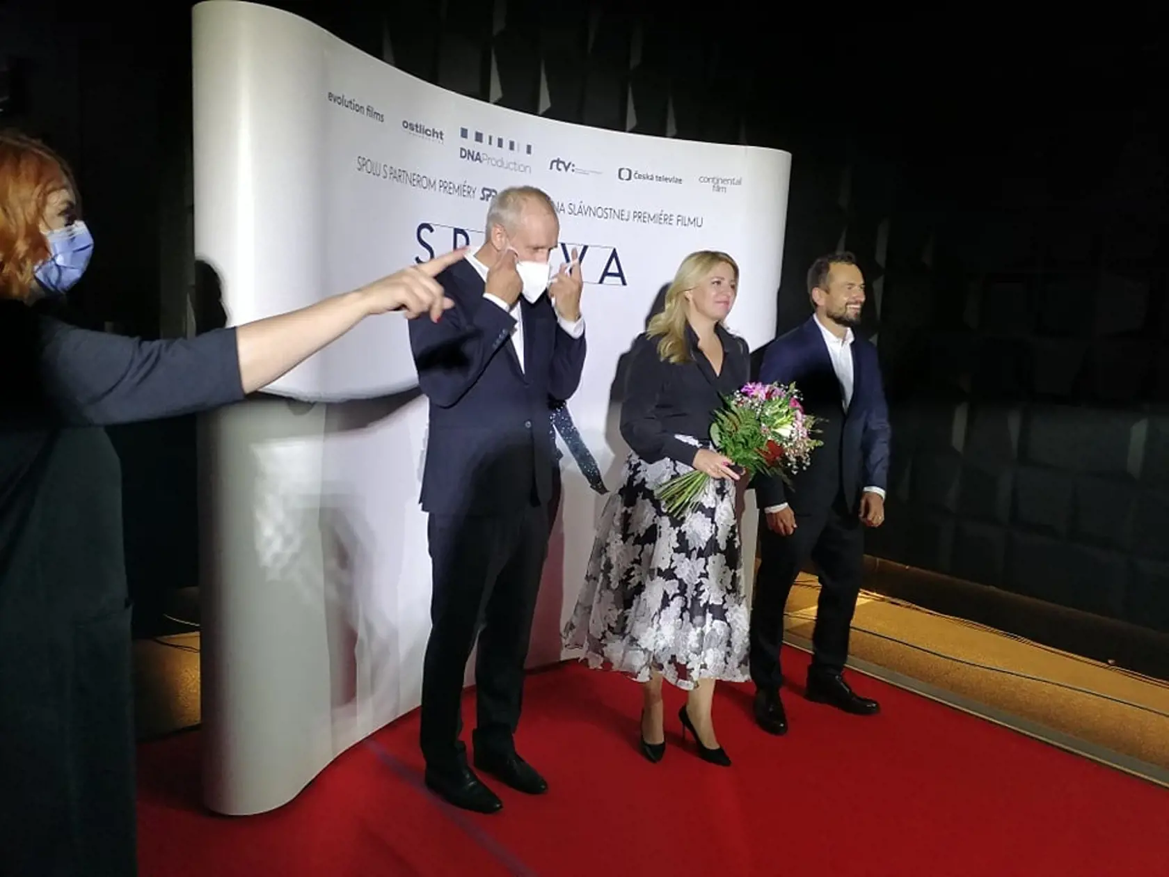 Prezidentka Zuzana Čaputová počas filmovej premiéry Správa.