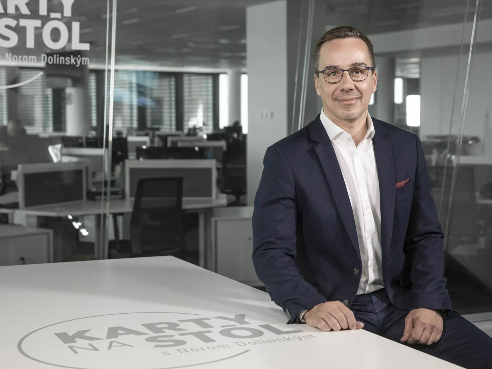 Za zmienku stojí aj fakt, že hoci líder hlasu Peter Pellegrini zo spolupráce mimoparlamentnú stranu Republika výlučil, podpredseda strany Tomáš zopakoval, že platí uznesenie predsedníctva strany v rámci ktorého zo spolupráce vylúčili ĽS NS a OĽaNO.