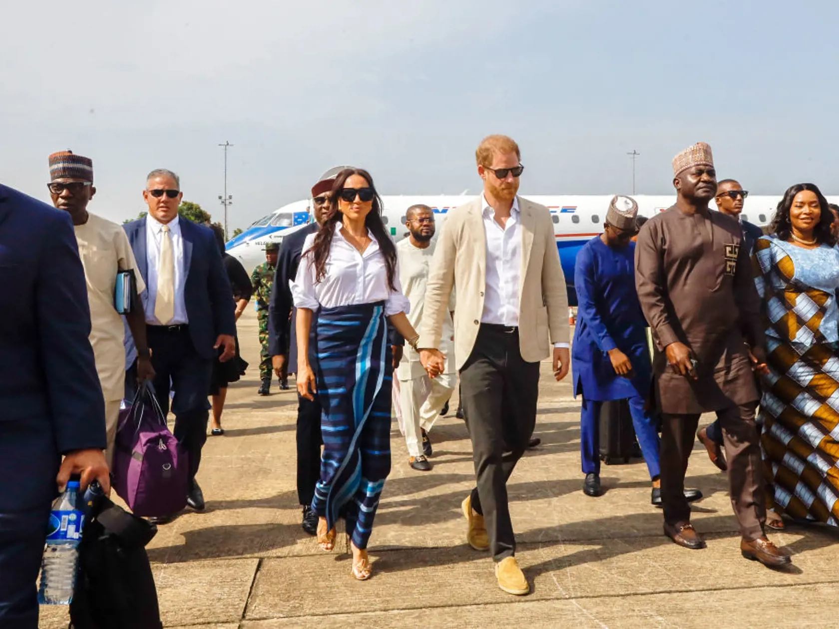 Princ Harry a Meghan Markle navštívili Nigériu - stále sa držali za ruky. Foto z tretieho dňa návštevy.