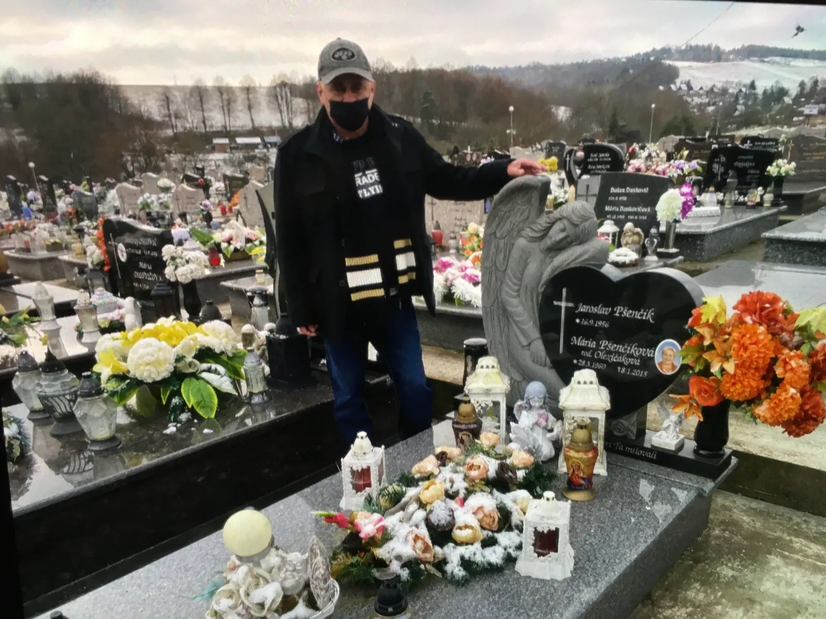 Jaroslav Pšenčík (65) z Bardejova už ôsmy rok chodí na hrob svojej manželky Márie (†54), ktorá zomrela po banálnej operácii žlčníka.